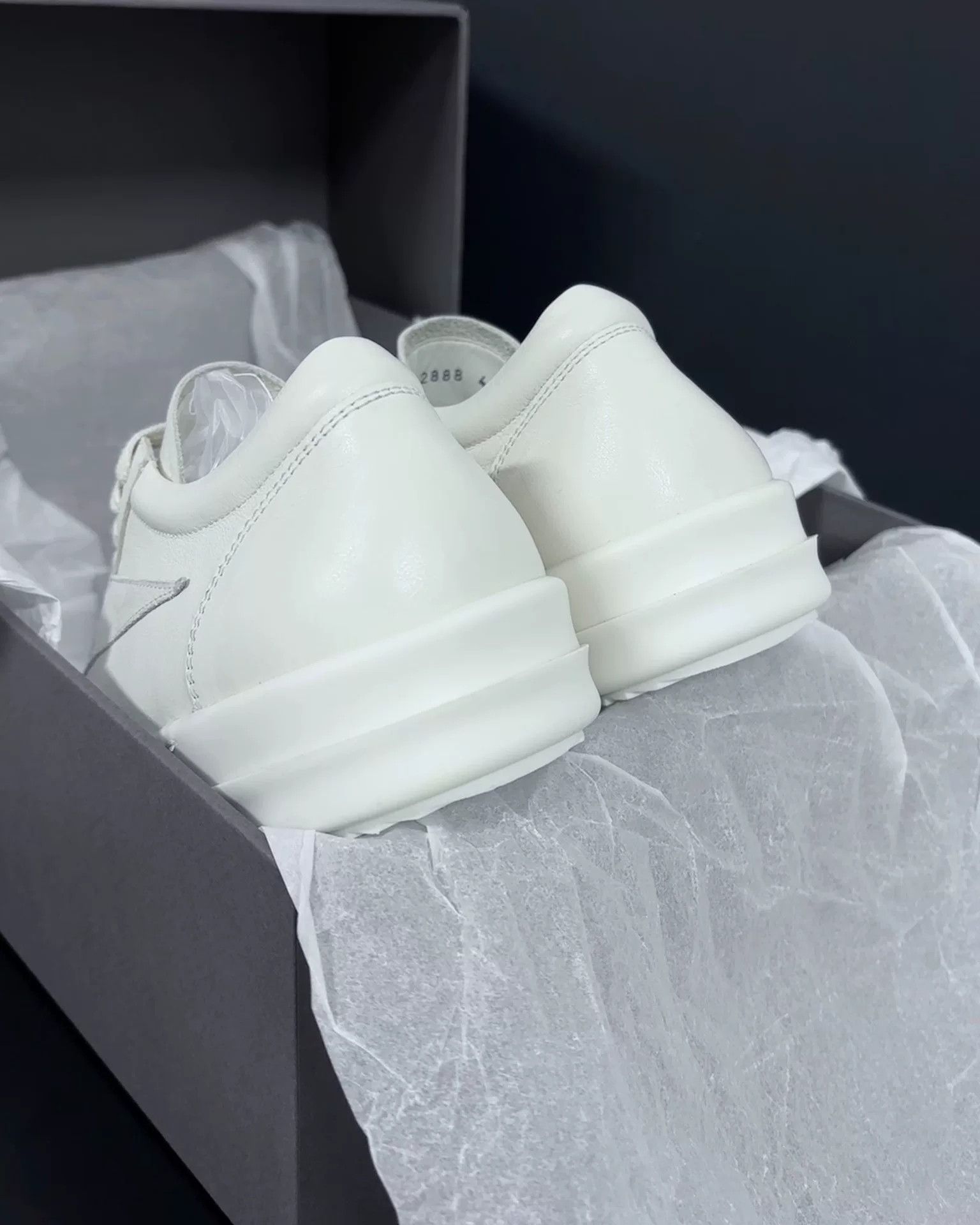 Rick Owens Rick Owens White Lowtop Sneakers 7.5 Men Size US 7.5 / EU 40-41 - 4 Thumbnail