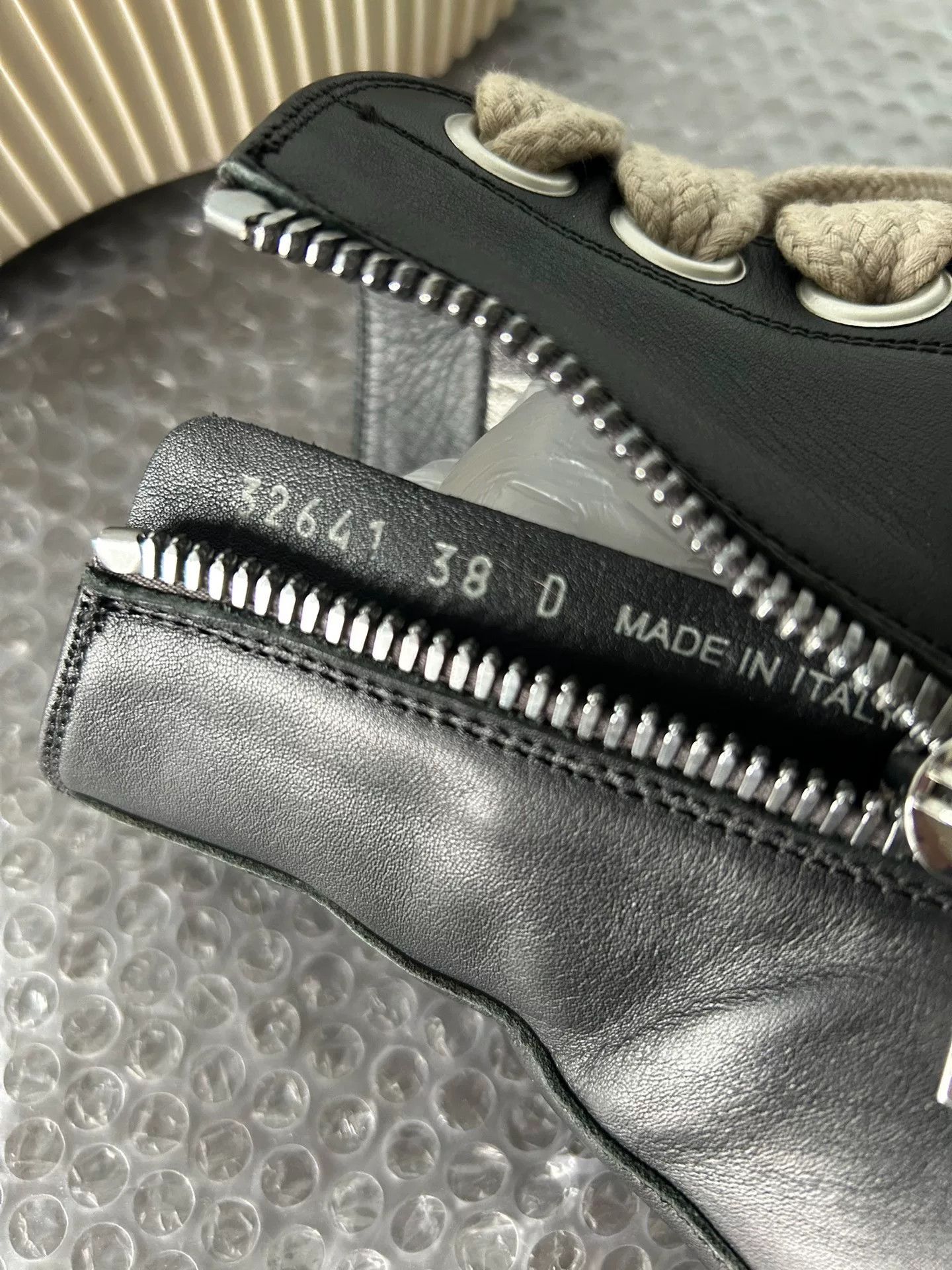 Rick Owens Rick Owens Hitop Sneakers 38 Women Size US 7.5 / IT 37.5 - 6 Thumbnail