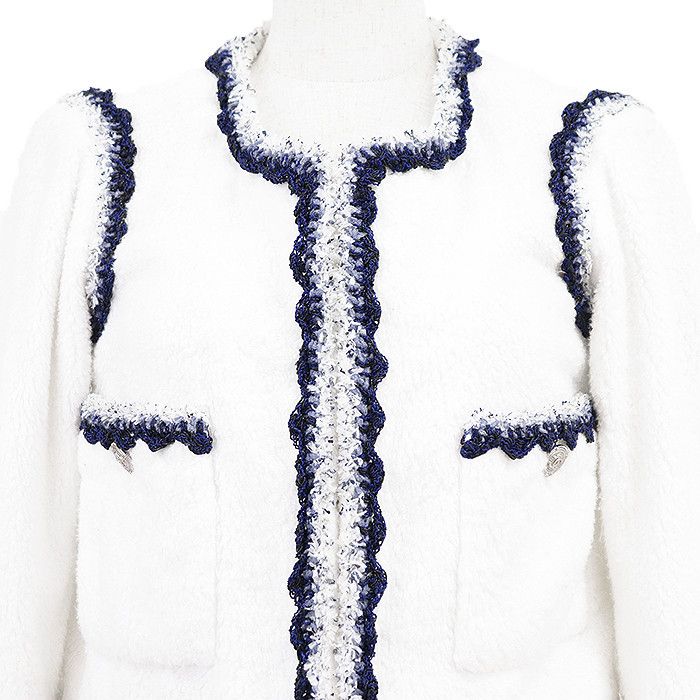 Chanel Chanel Chanel Metallic Trim Boucle Jacket Textile Outerwear P42672 DUTY FREE for USA Size ONE SIZE - 2 Thumbnail