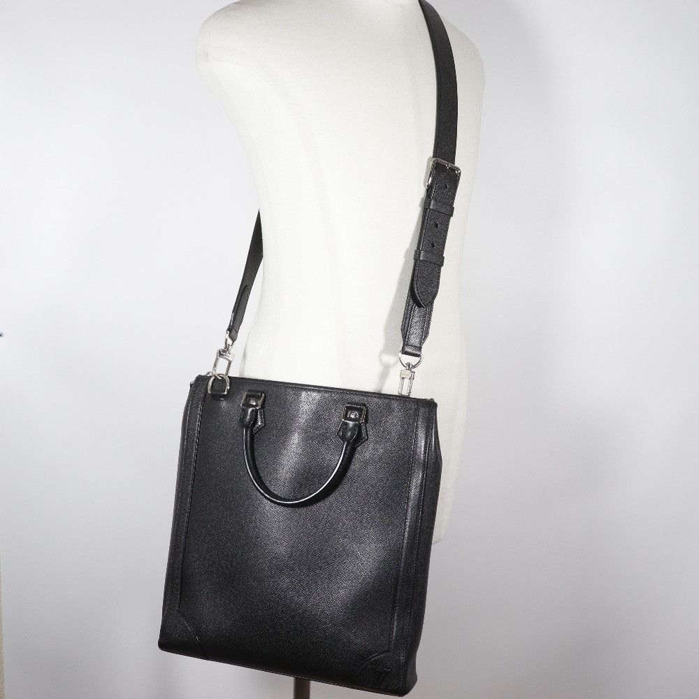 Louis Vuitton Louis Vuitton Louis Vuitton Vertical Tote Taiga Tote Bag Leather Tote Bag M30811 DUTY FREE for USA Size ONE SIZE - 14 Thumbnail
