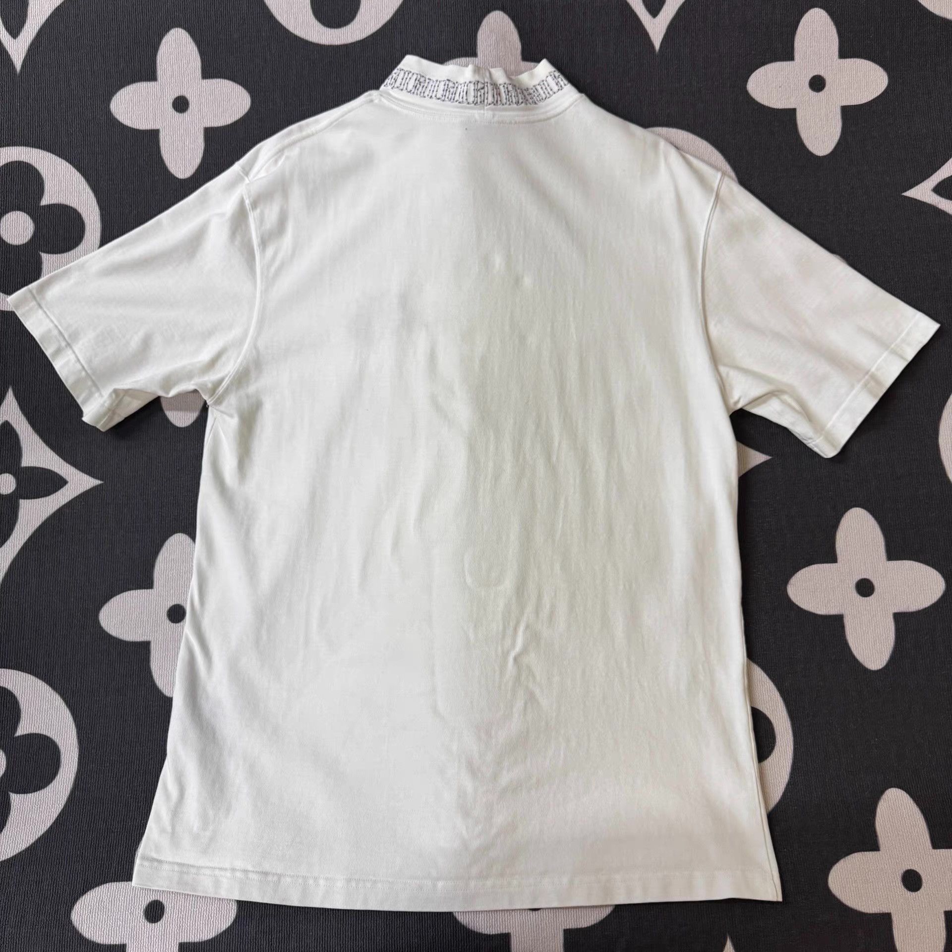 Dior White Short Sleeve Shirt with Embroidered Bee Design Size US M / EU 48-50 / 2 - 2 Thumbnail