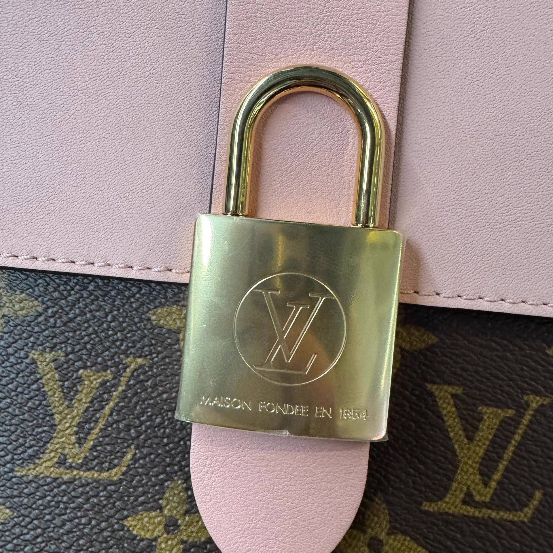 Louis Vuitton Multi-Colored Lock-Accent Handbag Size ONE SIZE - 3 Thumbnail