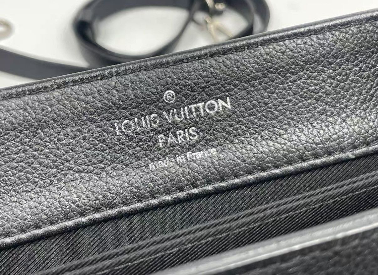 Louis Vuitton Black Leather Structured Handbag with Top Handles Size ONE SIZE - 7 Thumbnail