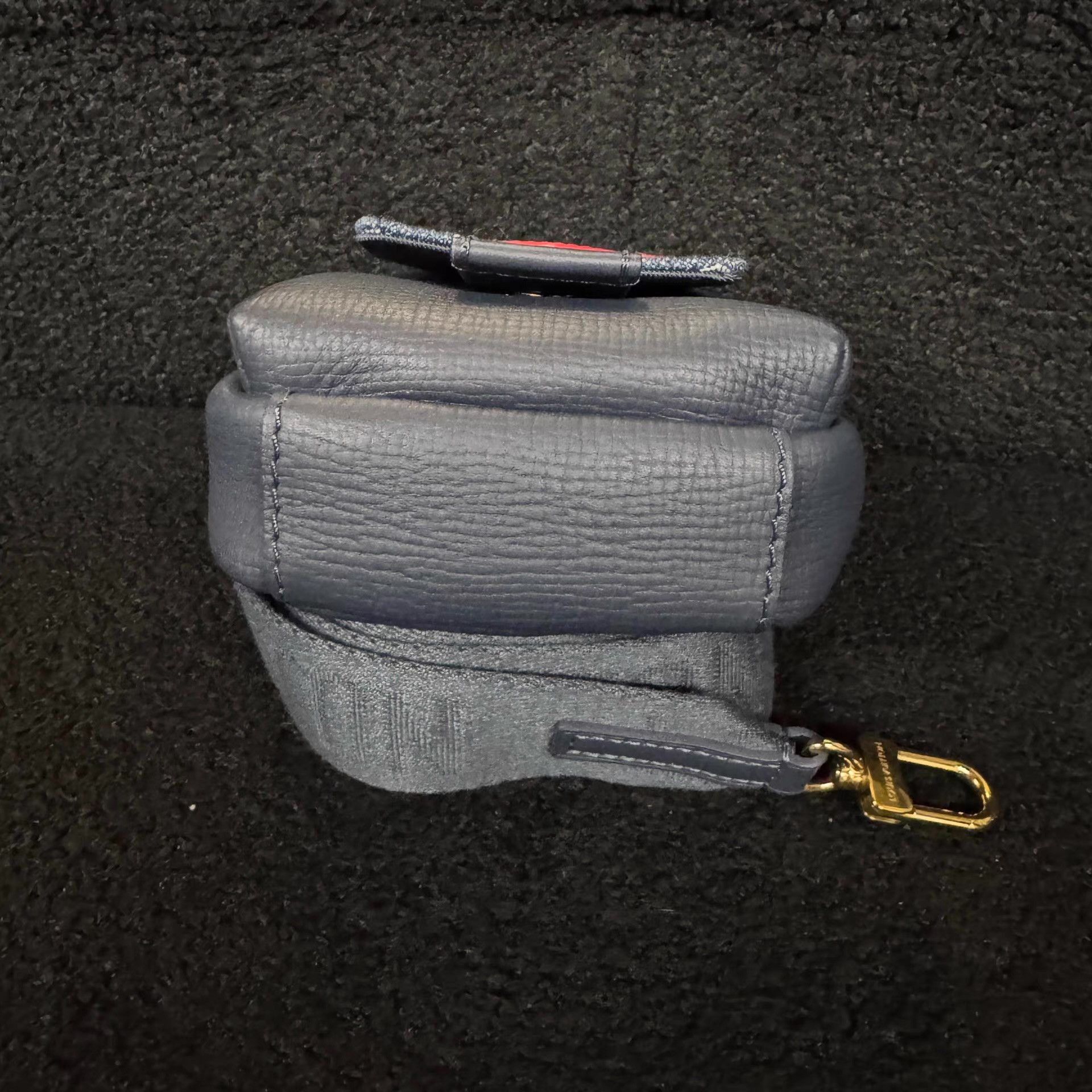 Louis Vuitton Blue Denim Pouch with Heart Patch and Pattern Size ONE SIZE - 5 Thumbnail