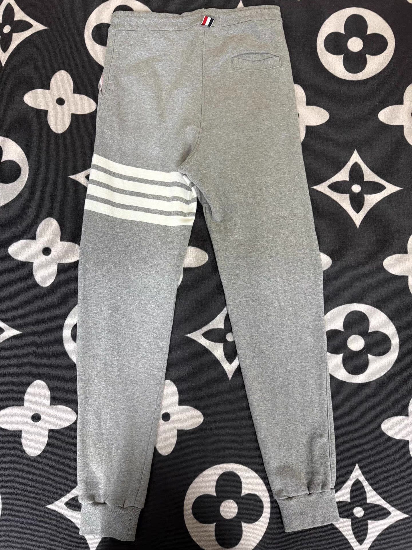 Thom Browne Gray Sweatpants with White Stripes, Size 34 Size US 34 / EU 50 - 3 Thumbnail