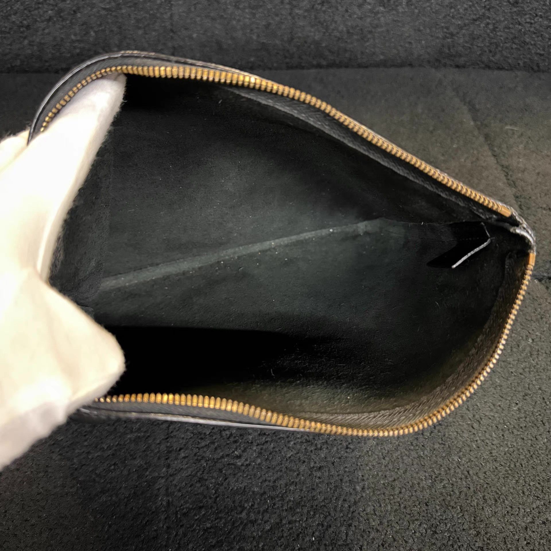 Gucci Black Zip-Top Pouch with Logo and Stripes Size ONE SIZE - 3 Thumbnail