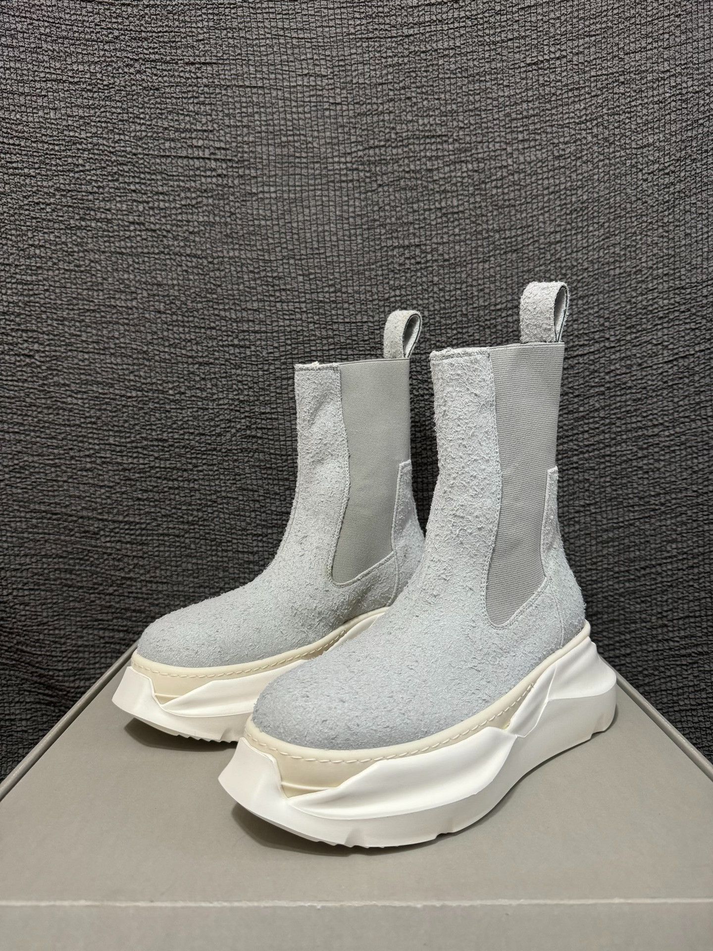 Rick Owens Rick Owens 23FW Distressed Leather Chelsea Boots Size US 6 / IT 36 - 2 Thumbnail