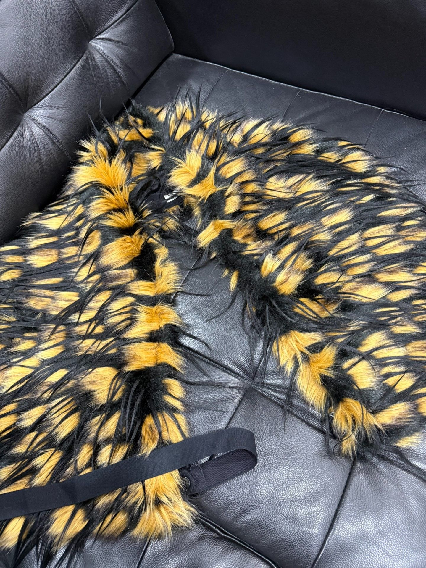 Dries Van Noten Dries van Noten Highlighted Fur Vest Size US M / EU 48-50 / 2 - 4 Thumbnail