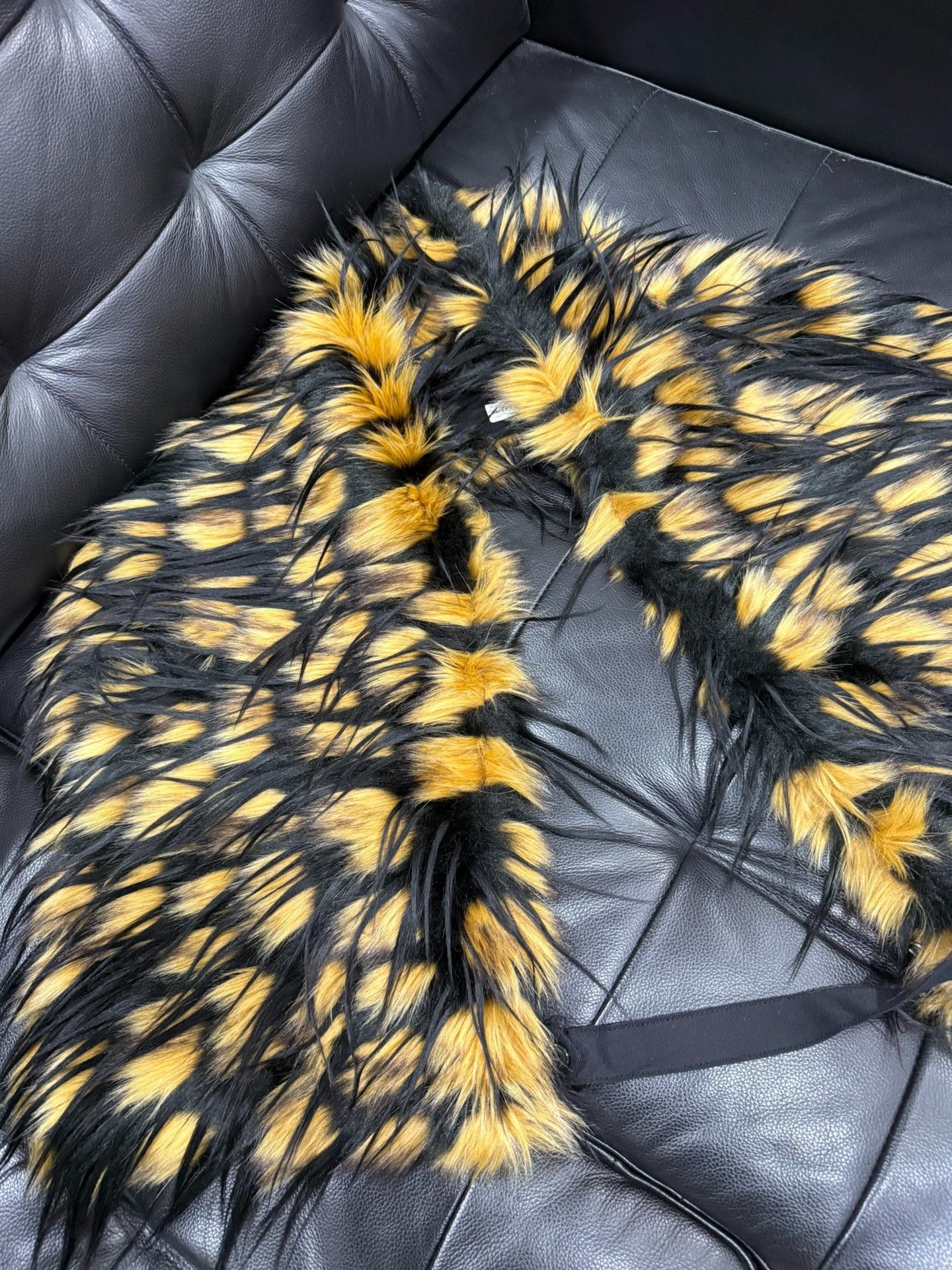 Dries Van Noten Dries van Noten Highlighted Fur Vest Size US M / EU 48-50 / 2 - 2 Thumbnail