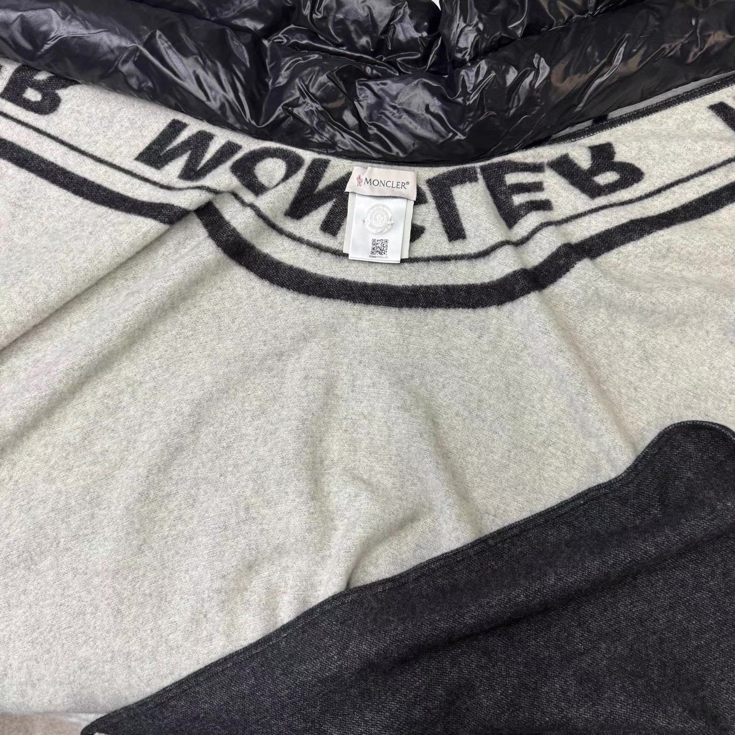 Moncler Gray Knit Sweater with Logo Neckline - Size M Size US M / EU 48-50 / 2 - 2 Thumbnail