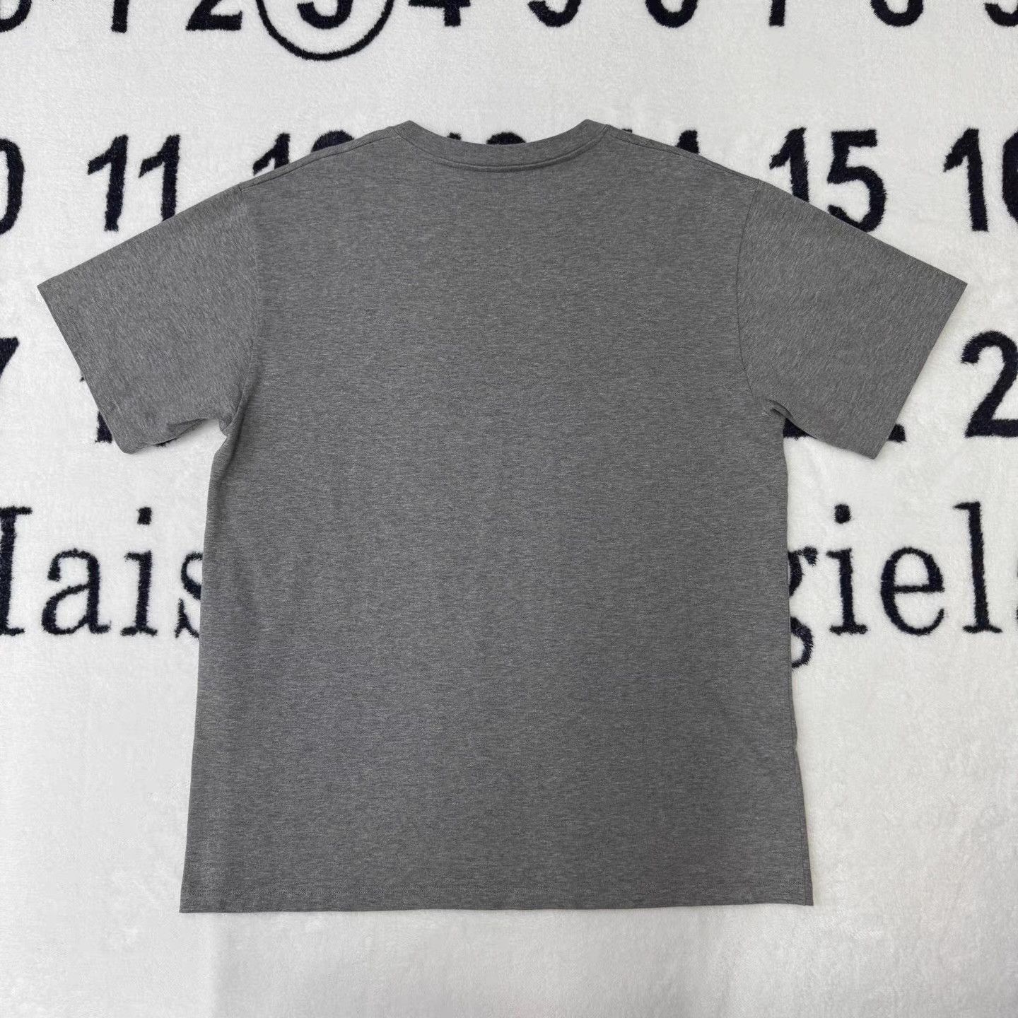 Gucci Gray Mickey Mouse Graphic Short Sleeve T-Shirt Size US M / EU 48-50 / 2 - 4 Thumbnail