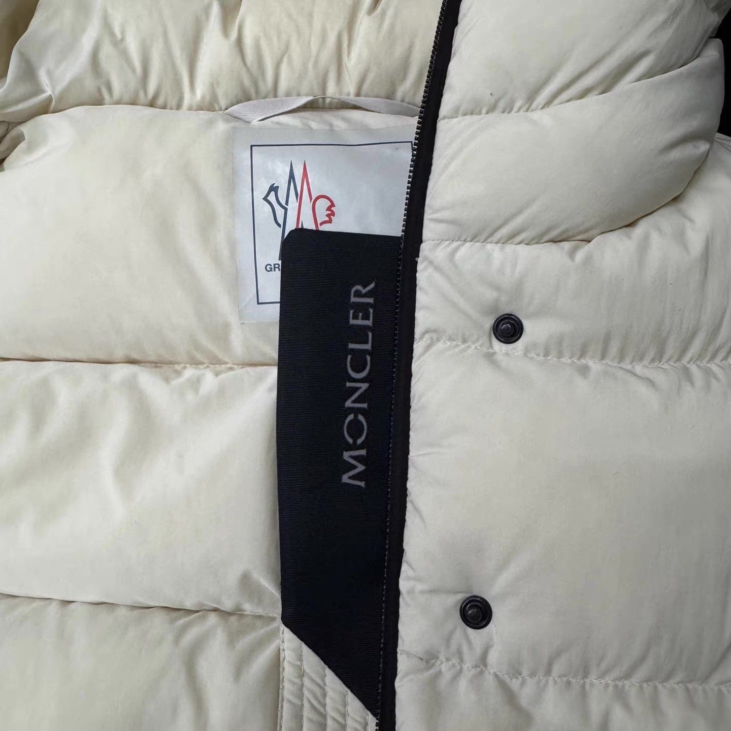 Moncler White Padded Hooded Vest Size US M / EU 48-50 / 2 - 4 Thumbnail