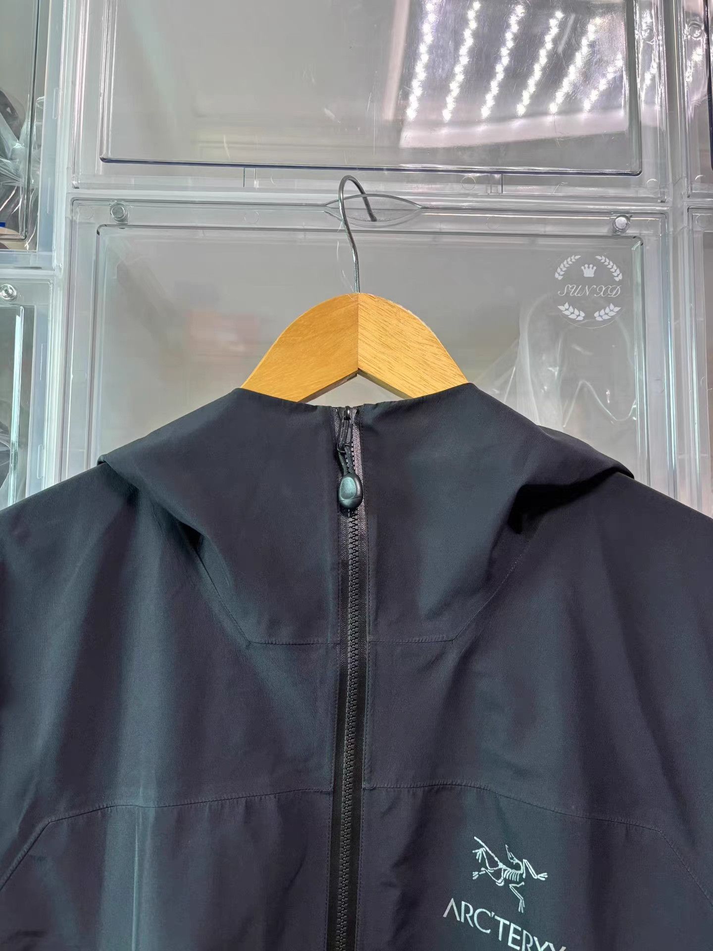 Arc'teryx Black Hooded Light Jacket Size L Size US L / EU 52-54 / 3 - 2 Thumbnail