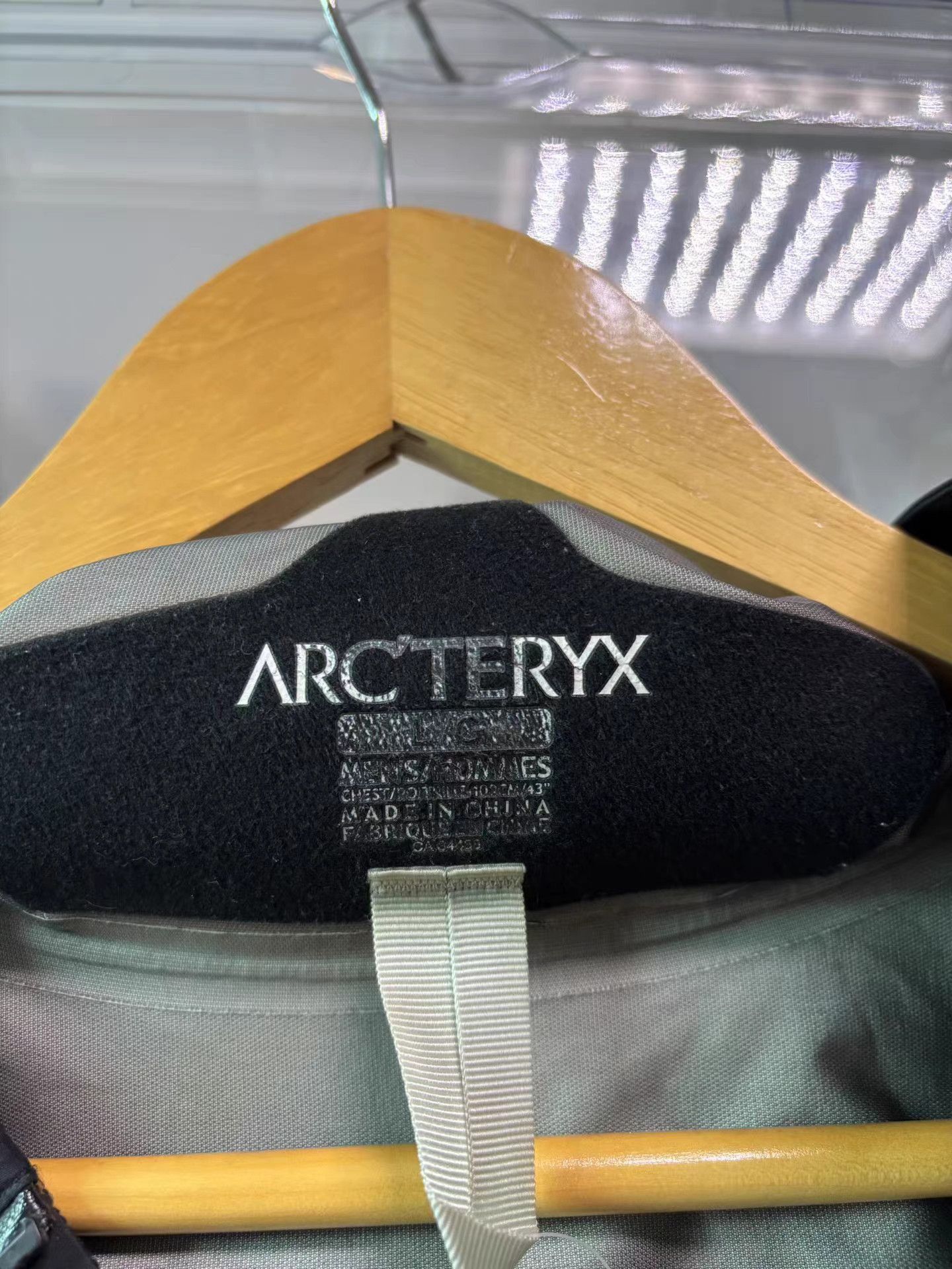 Arc'teryx Black Hooded Light Jacket Size L Size US L / EU 52-54 / 3 - 7 Thumbnail