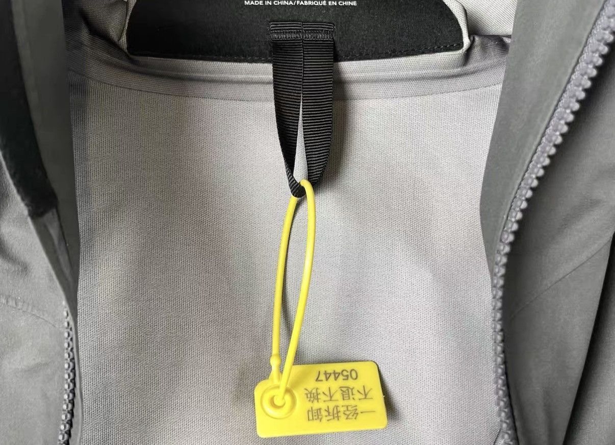 Arc'teryx Gray Hooded Jacket with Zip Pockets - XXL Size US XXL / EU 58 / 5 - 5 Thumbnail