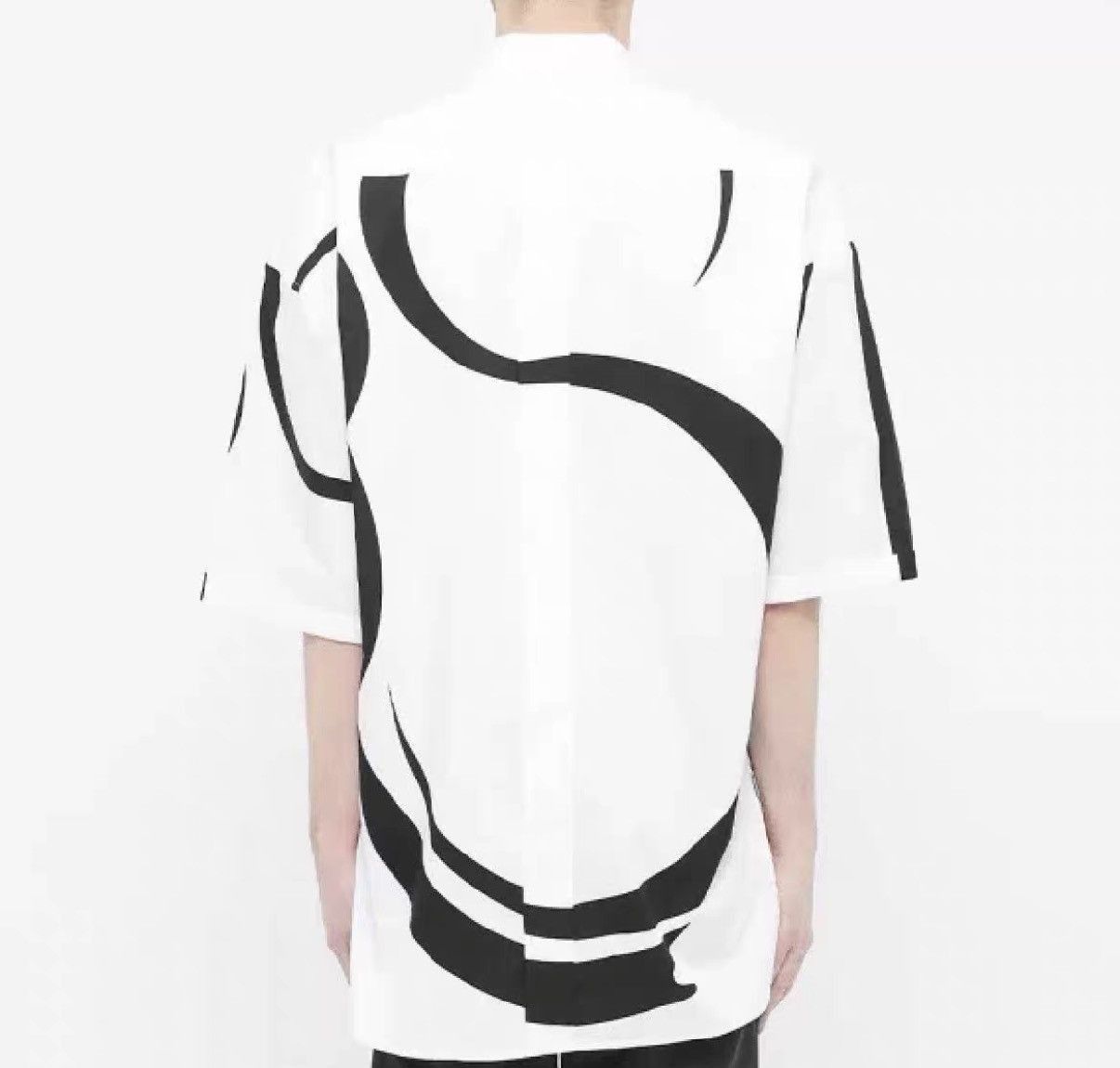 Givenchy White Short-Sleeve Shirt with Black Abstract Patterns Size US S / EU 44-46 / 1 - 5 Thumbnail