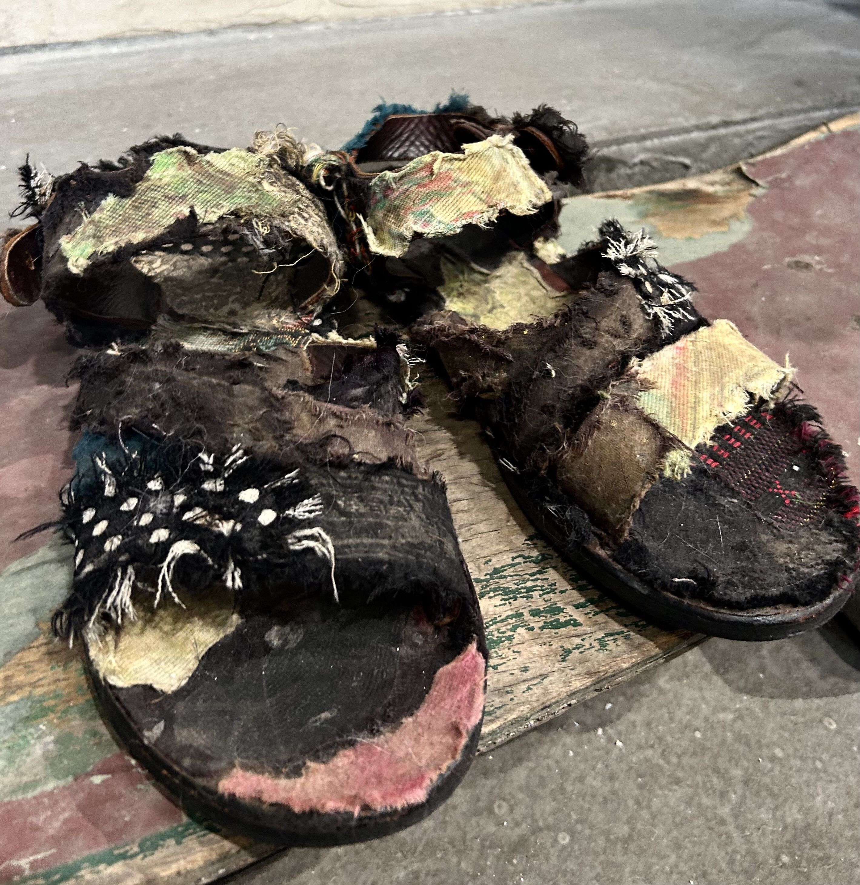 Nozomi Ishiguro Nozomi Ishiguro 00s Distressed Patchwork Sandals Size US 8 / EU 41 - 2 Thumbnail