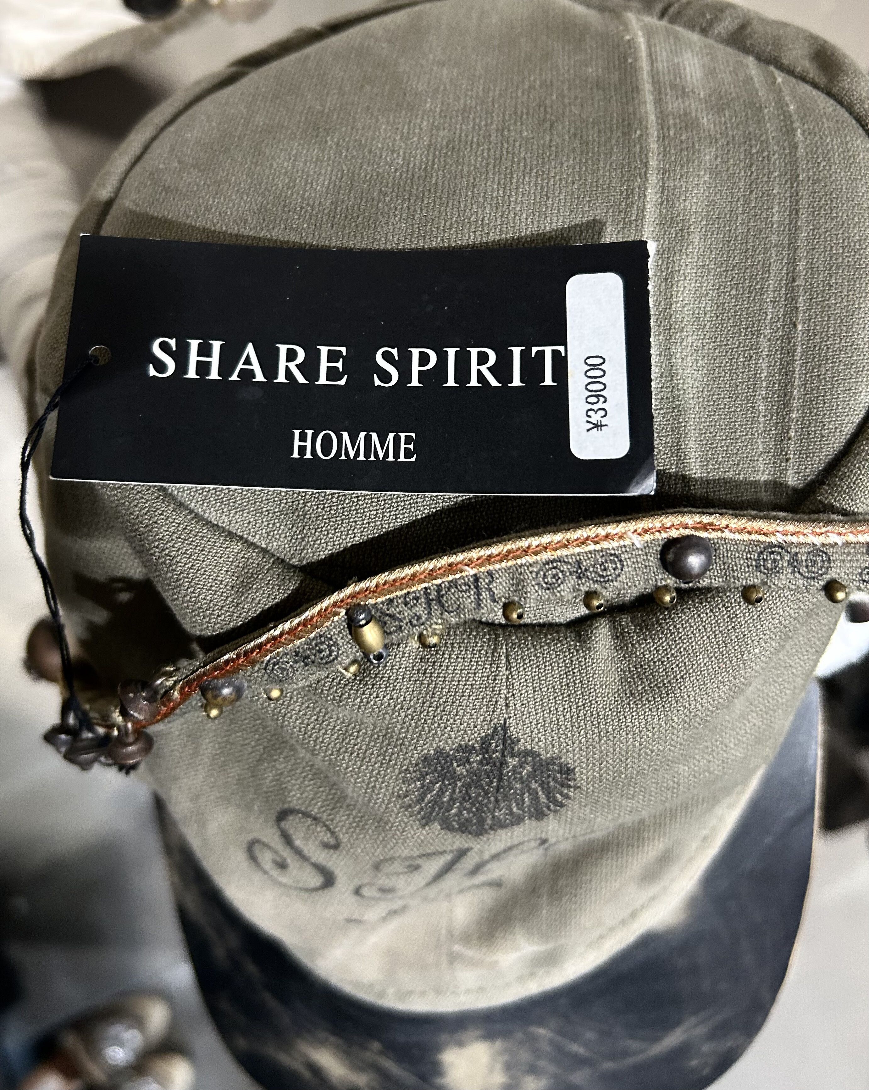 Share Spirit Homme SHARE SPIRIT Beaded Leather Military Cap Size ONE SIZE - 8 Thumbnail