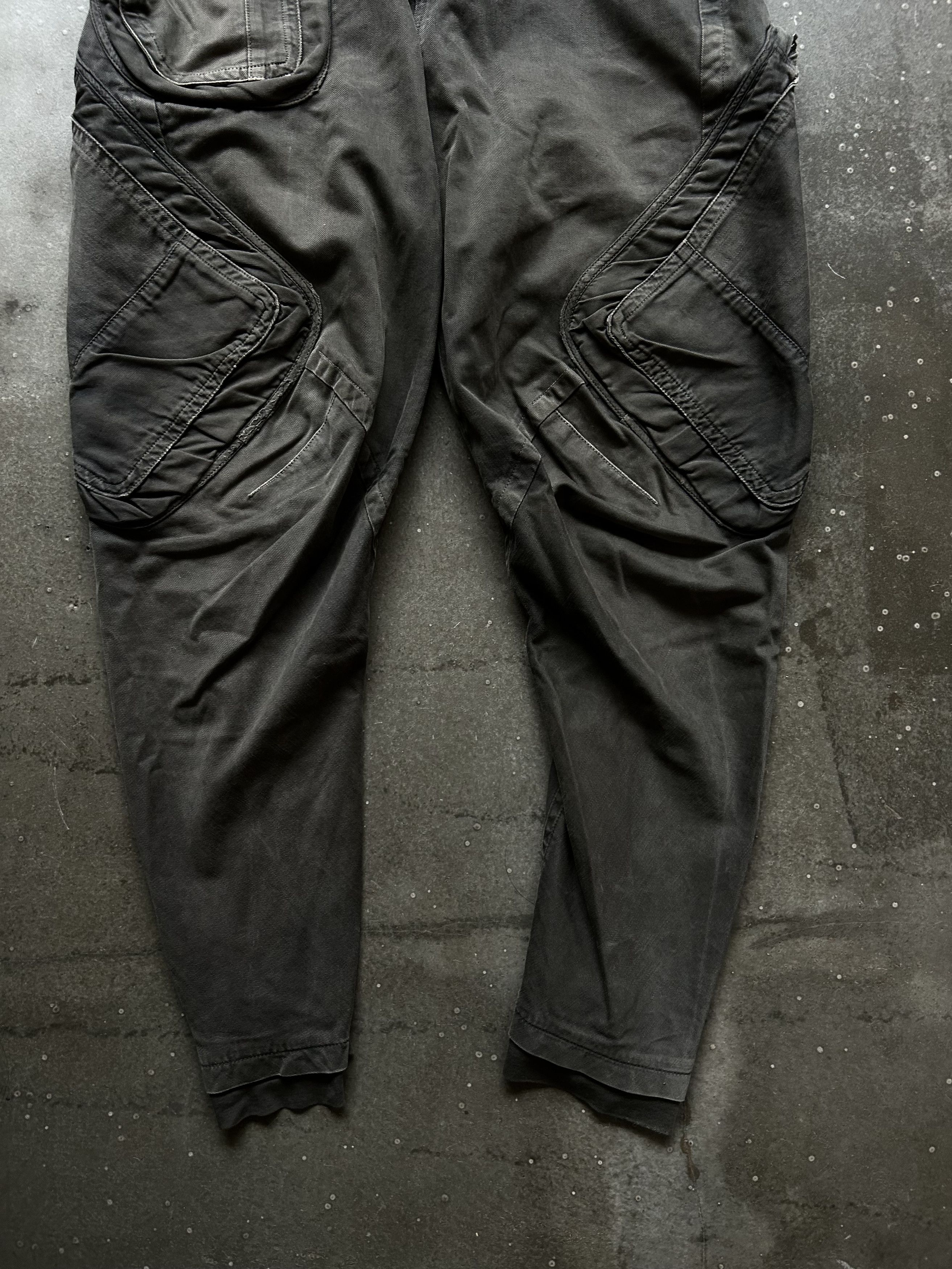 Julius Julius 10s Distressed Curved Cargo Pants Size US 32 / EU 48 - 4 Thumbnail