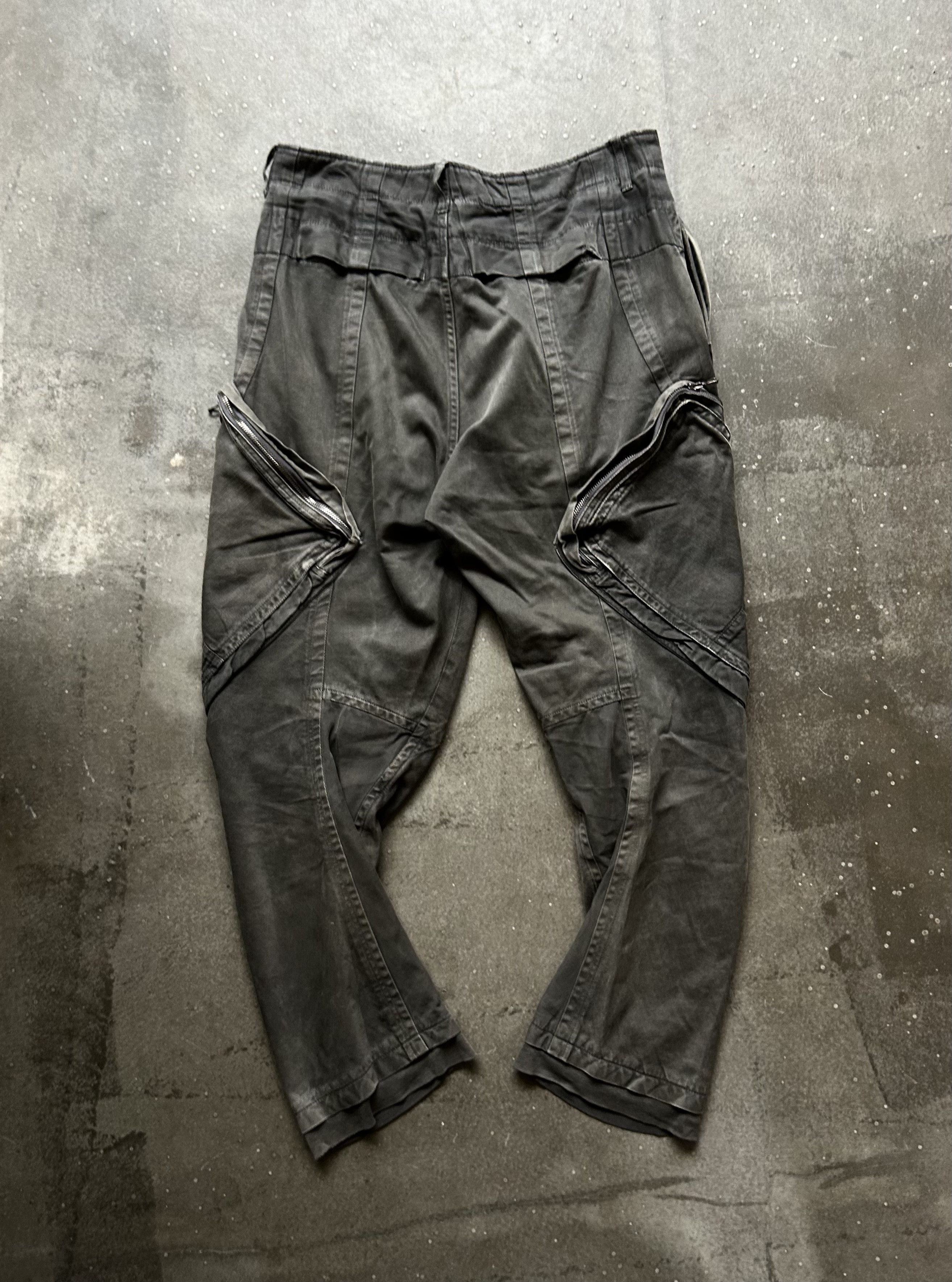 Julius Julius 10s Distressed Curved Cargo Pants Size US 32 / EU 48 - 2 Thumbnail