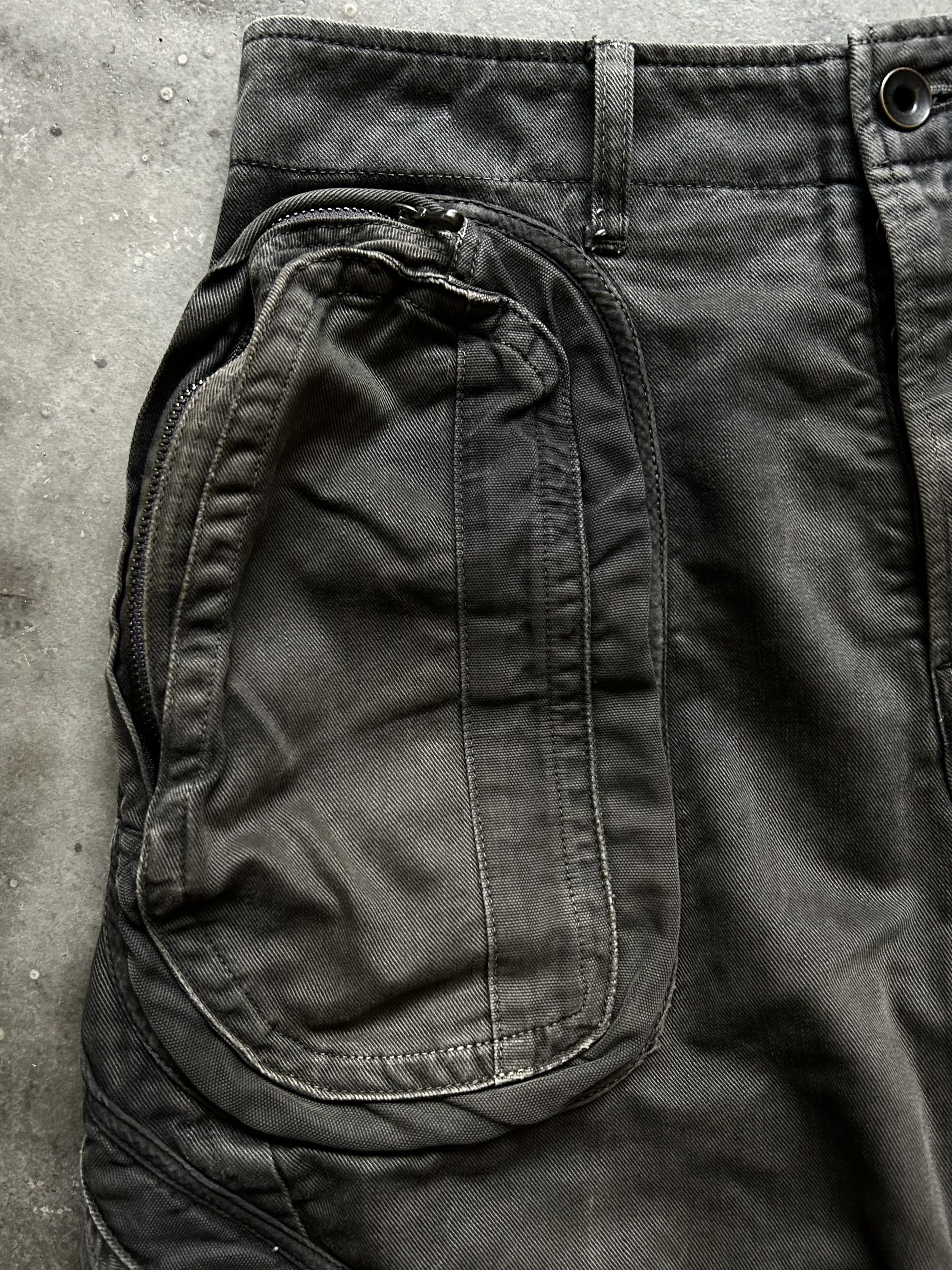 Julius Julius 10s Distressed Curved Cargo Pants Size US 32 / EU 48 - 7 Thumbnail