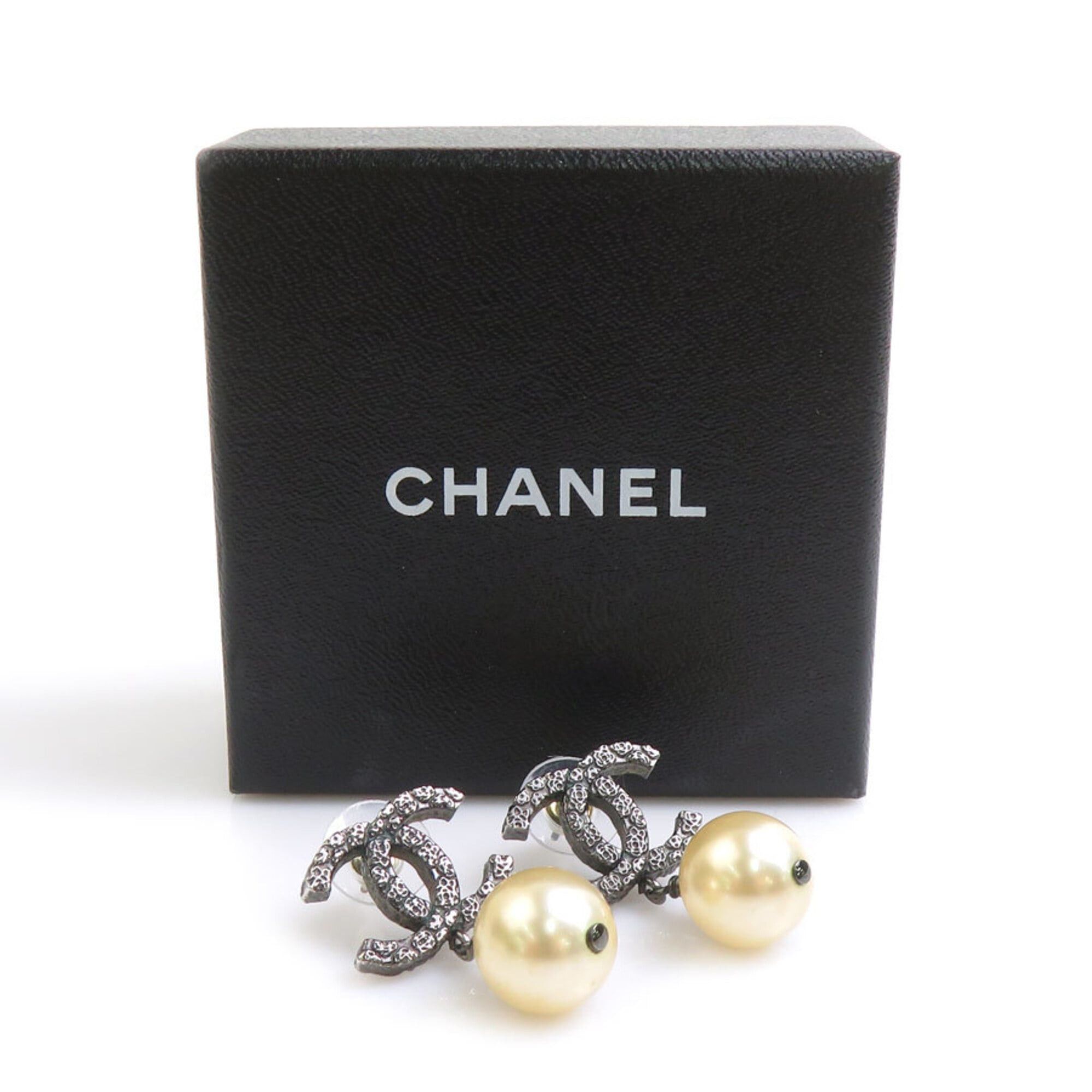 Chanel Chanel earrings, Coco Mark design, metal, faux pearl, gunmetal, off-white, women's, free shipping, e61673a Size ONE SIZE - 8 Thumbnail
