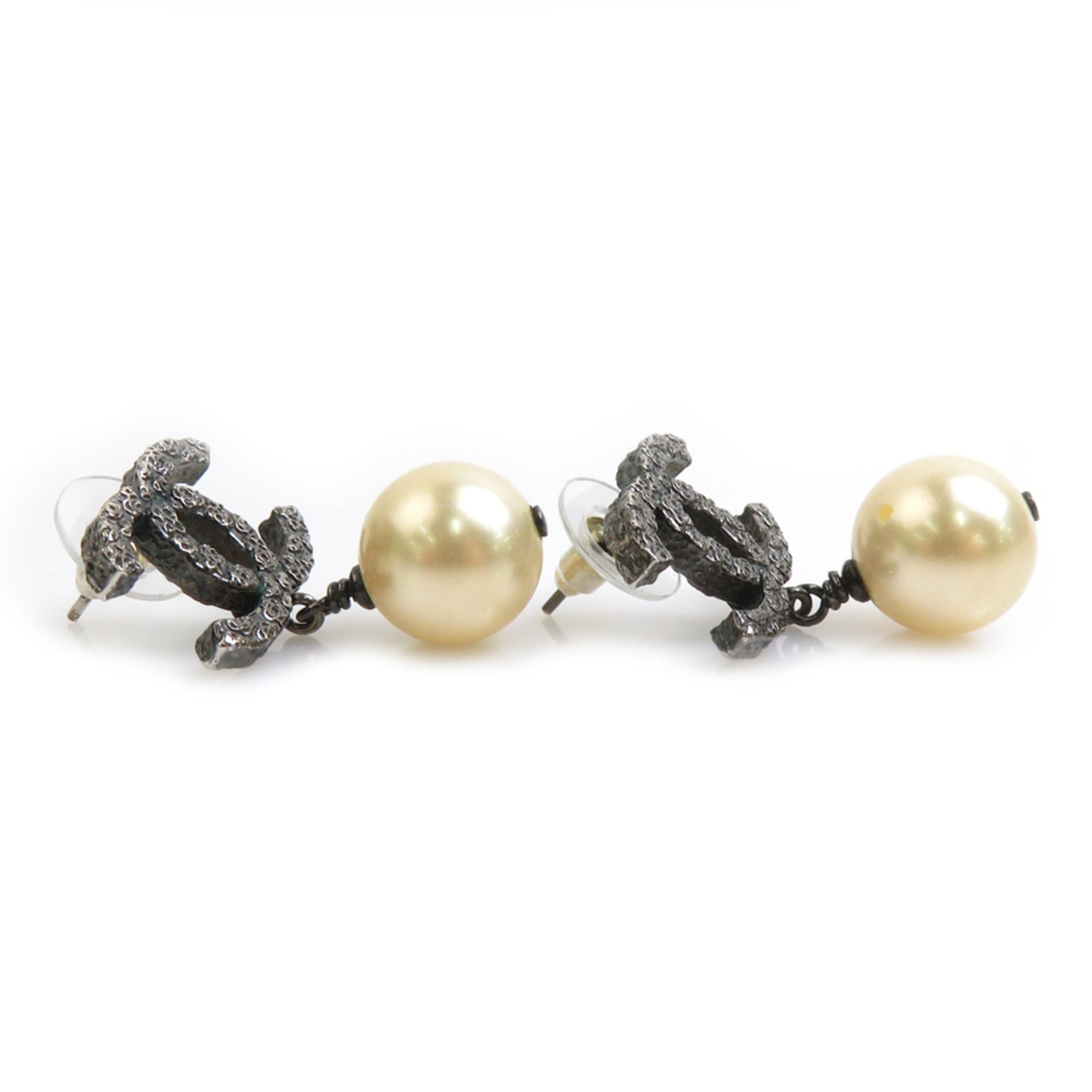 Chanel Chanel earrings, Coco Mark design, metal, faux pearl, gunmetal, off-white, women's, free shipping, e61673a Size ONE SIZE - 2 Thumbnail