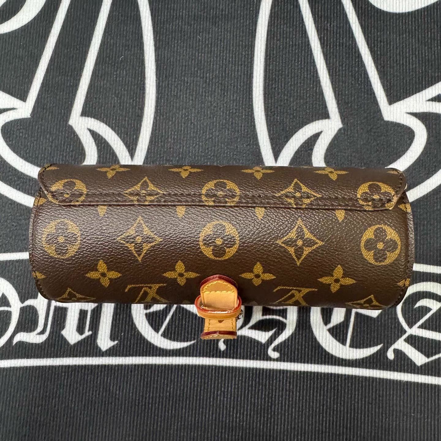 Louis Vuitton Multi-Pattern Leather Wallet with Buckle Closure Size ONE SIZE - 3 Thumbnail
