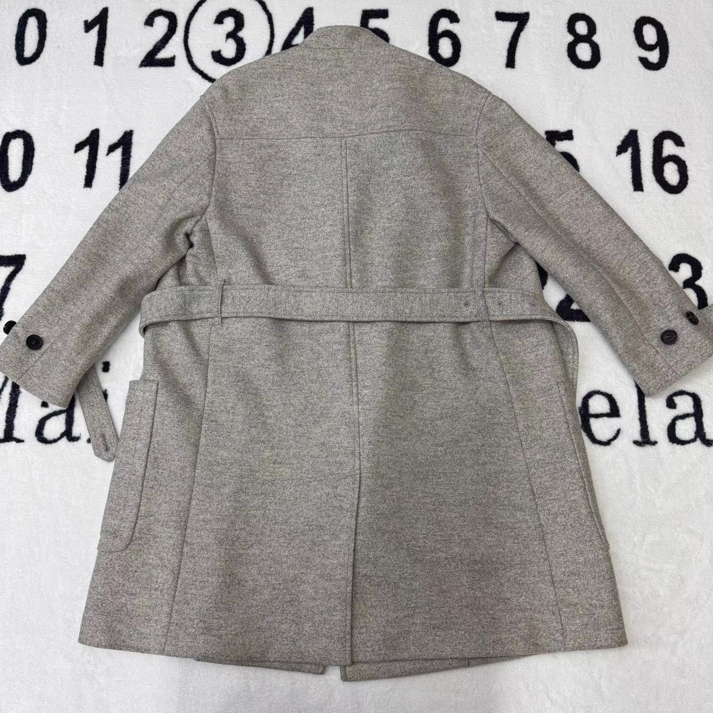 Burberry Gray Belted Long Coat Size L Size US L / EU 52-54 / 3 - 2 Thumbnail