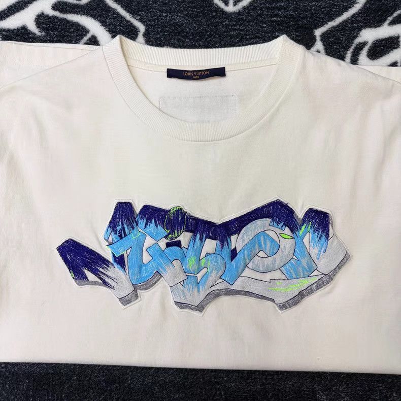 Louis Vuitton White Short Sleeve T-Shirt with Colorful Graphic Size US L / EU 52-54 / 3 - 2 Thumbnail