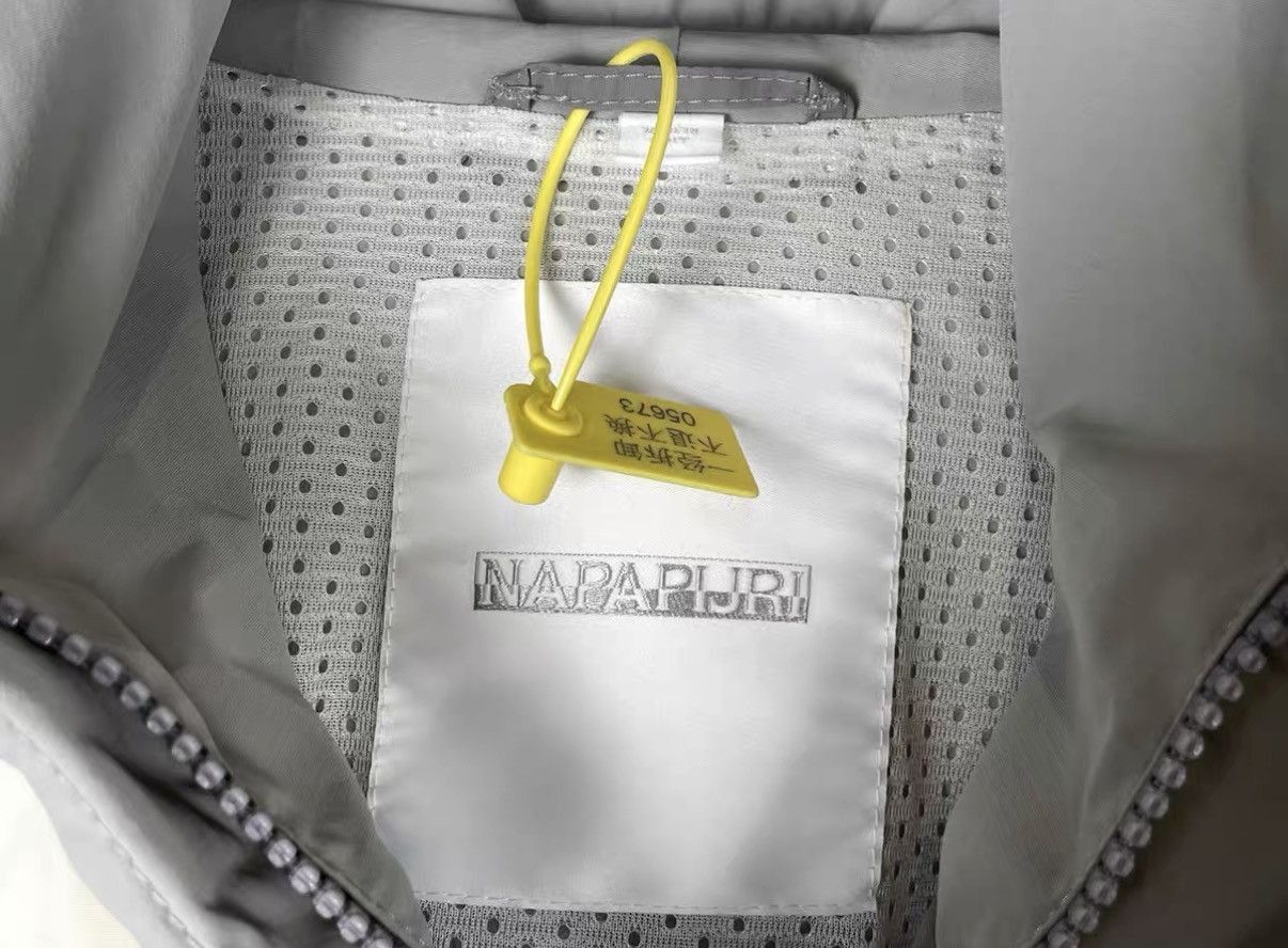 Martine Rose Gray Lightweight Hooded Jacket with Pockets Size US S / EU 44-46 / 1 - 6 Thumbnail