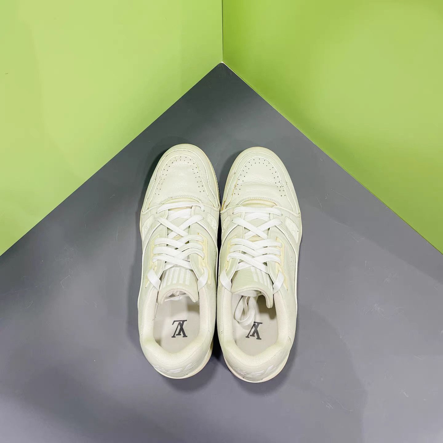 Louis Vuitton White Low-Top Sneakers Size 8 Size US 8 / EU 41 - 7 Thumbnail