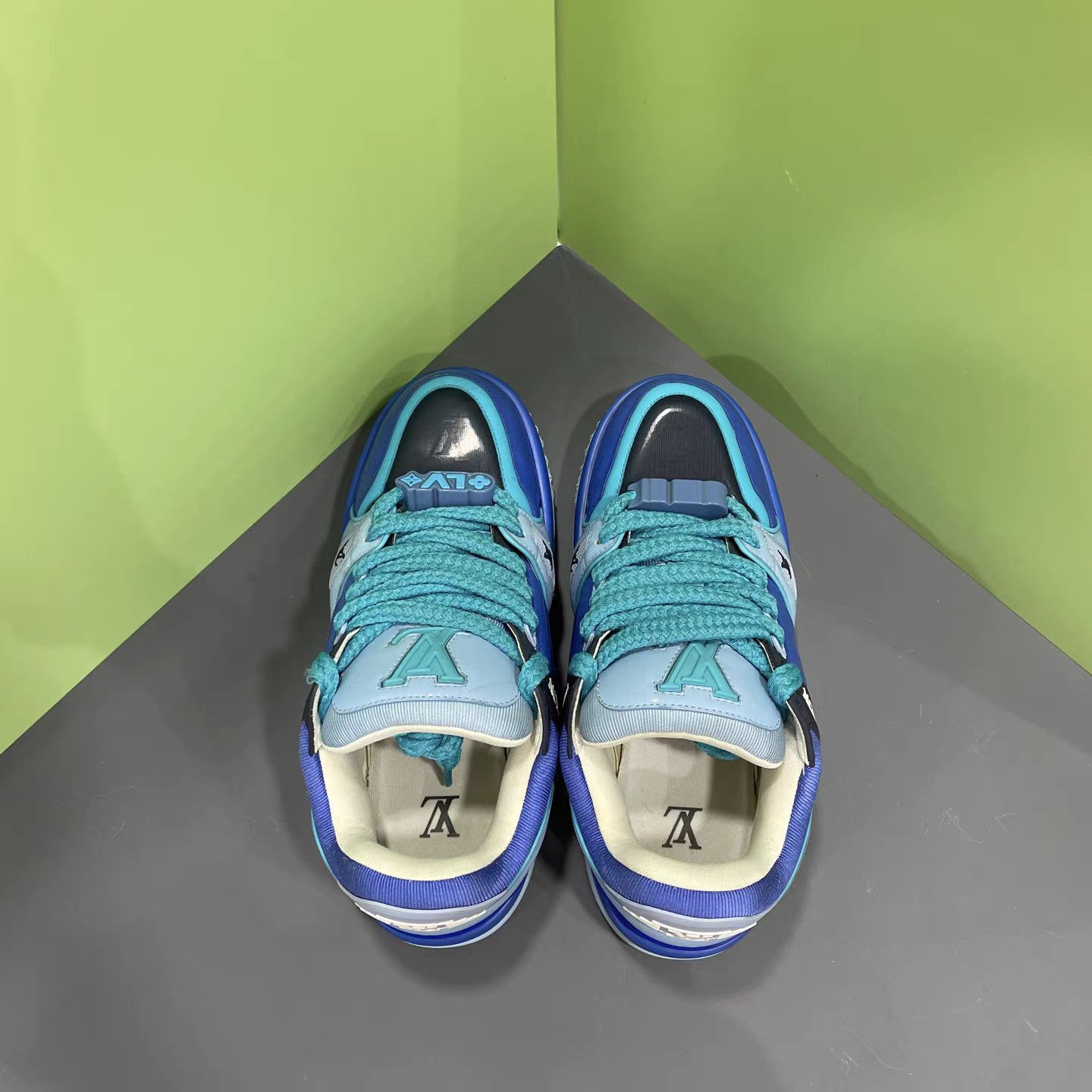 Louis Vuitton Blue Platform Sneakers with Teal Laces Size 8 Size US 8 / EU 41 - 7 Thumbnail