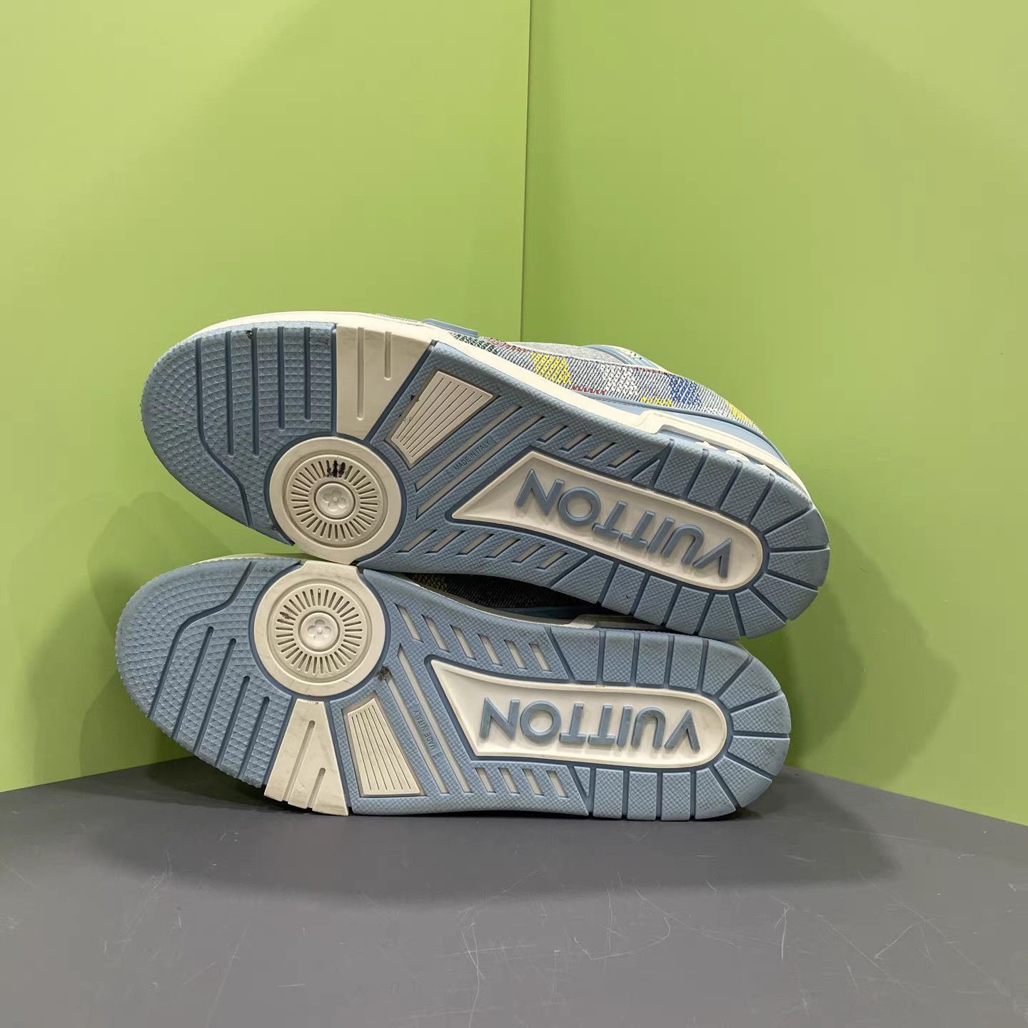 Louis Vuitton Blue Low-Top Sneakers with Colorful Accents Size US 8 / EU 41 - 8 Thumbnail