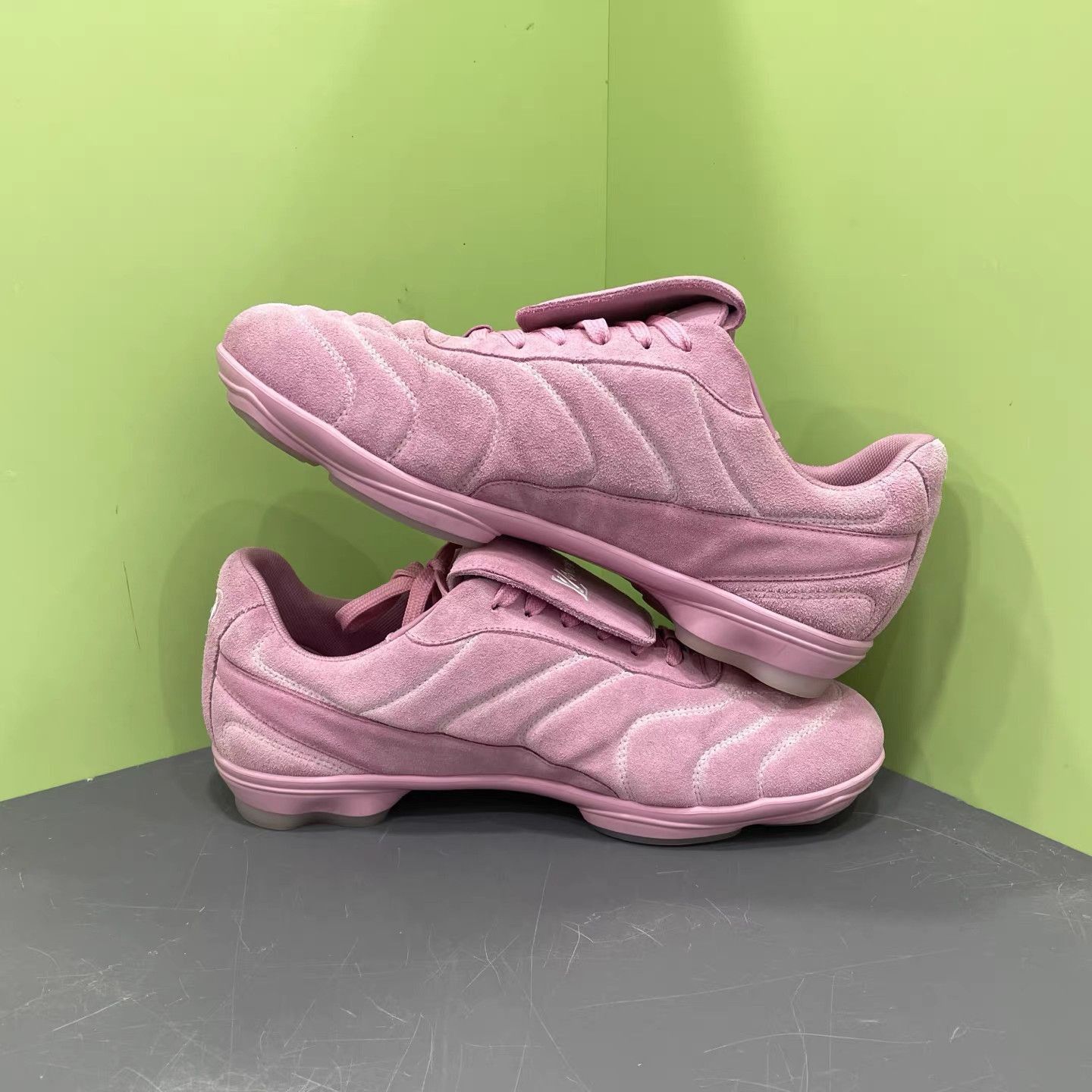 Louis Vuitton Pink Low-Top Sneakers Size 8.5 Size US 8.5 / EU 41-42 - 5 Thumbnail