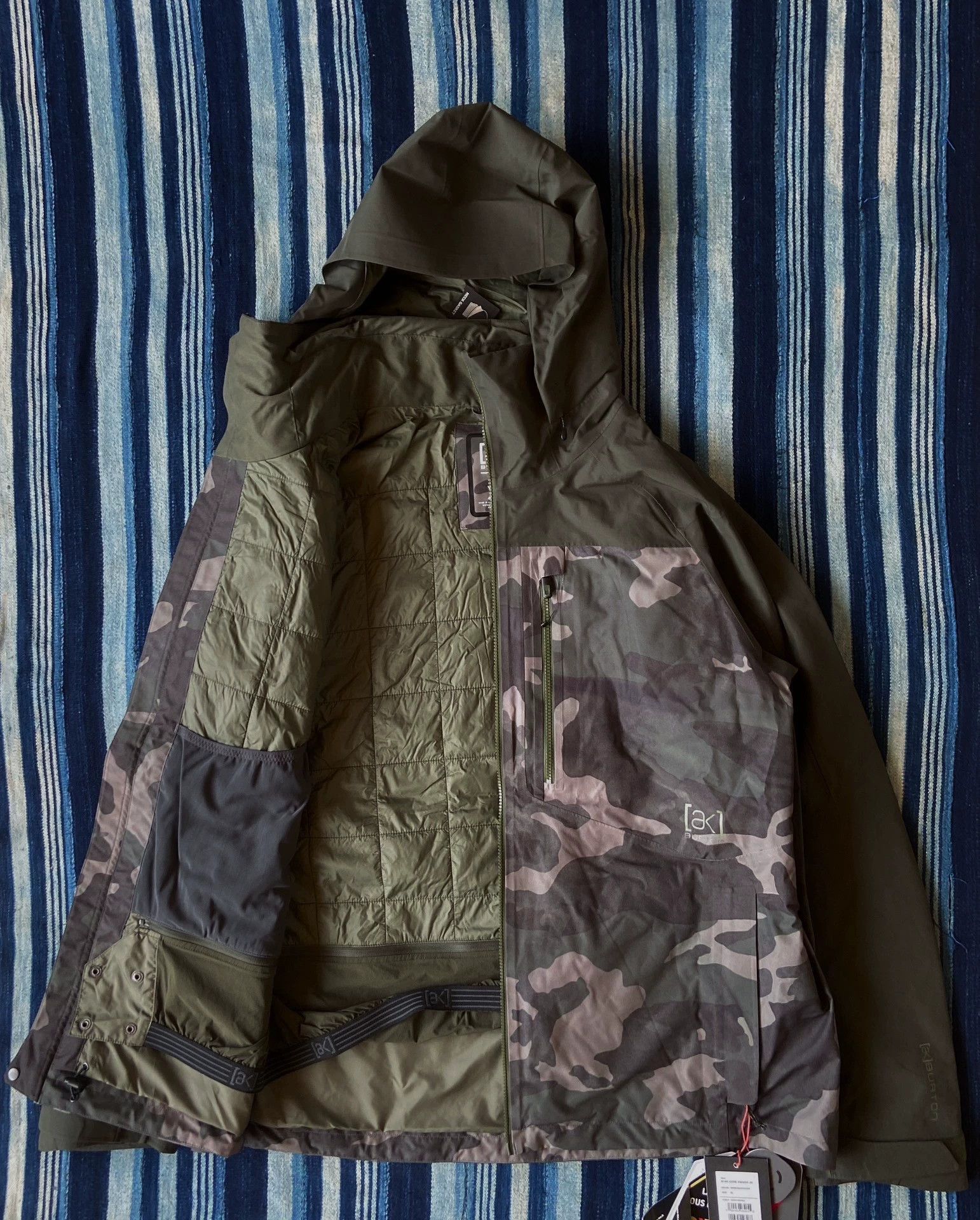 Burton Multi Camo Hooded GORE-TEX Jacket XL Size US XL / EU 56 / 4 - 3 Thumbnail
