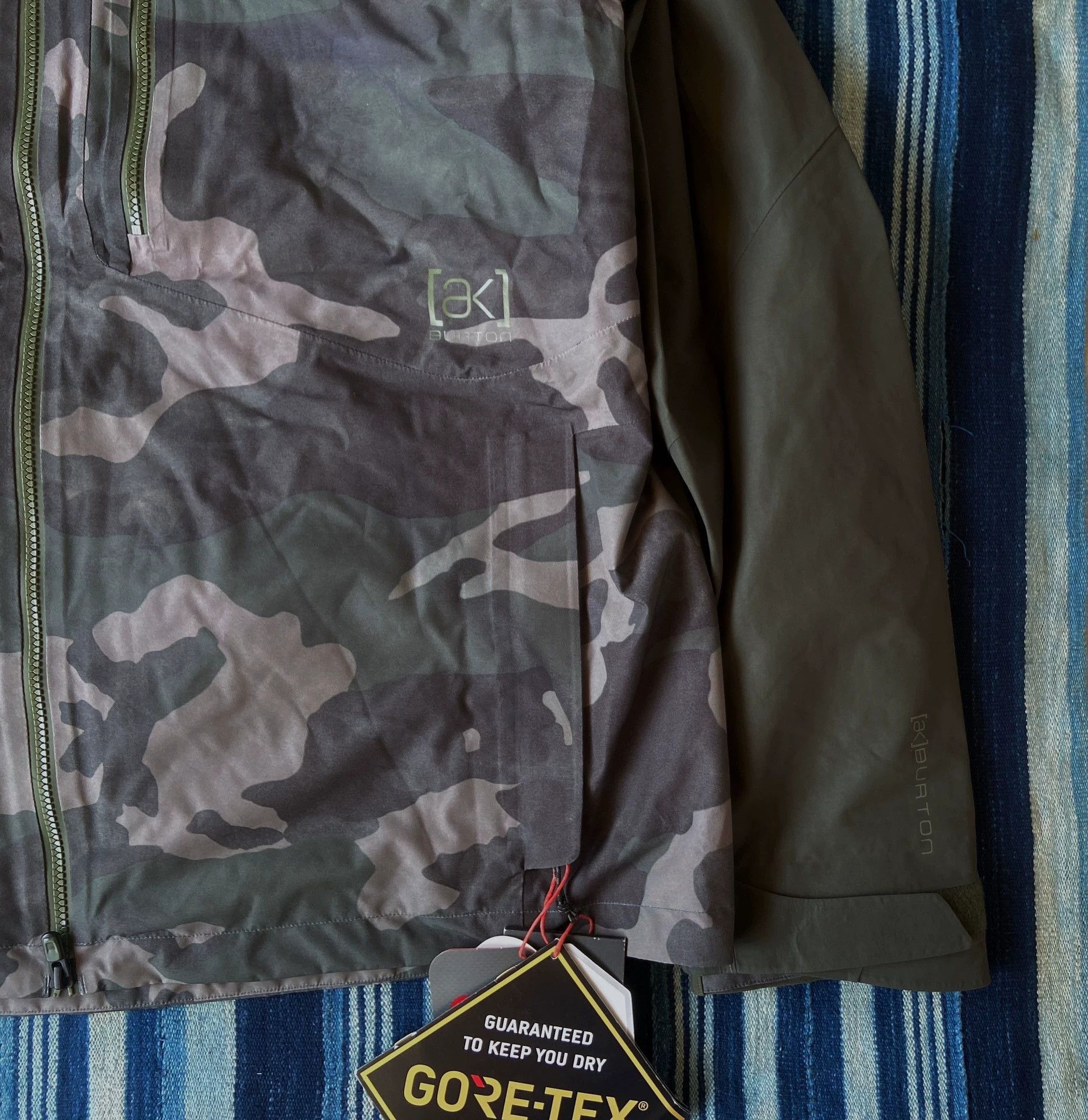 Burton Multi Camo Hooded GORE-TEX Jacket XL Size US XL / EU 56 / 4 - 6 Thumbnail