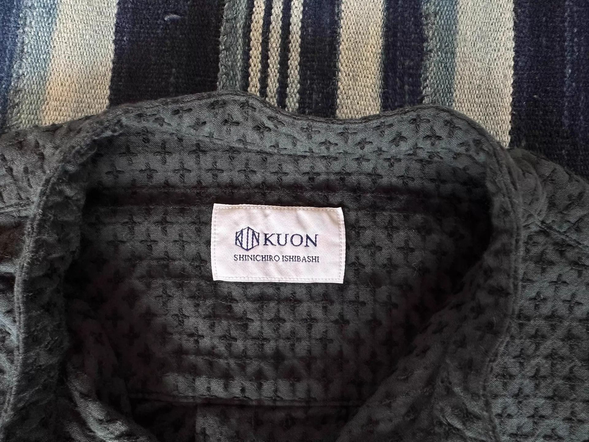 KUON Black Textured Button-Up Shirt Size S Size US S / EU 44-46 / 1 - 3 Thumbnail