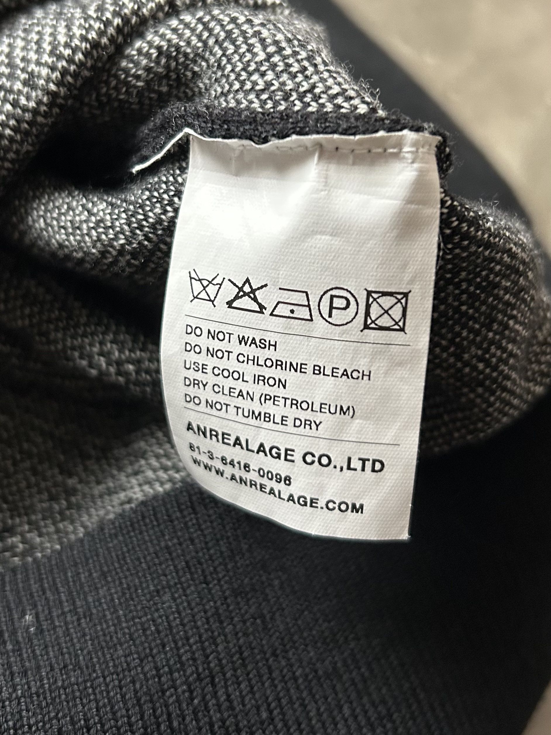 ANREALAGE anrealage 15AW Turtleneck Top Size US M / EU 48-50 / 2 - 9 Thumbnail