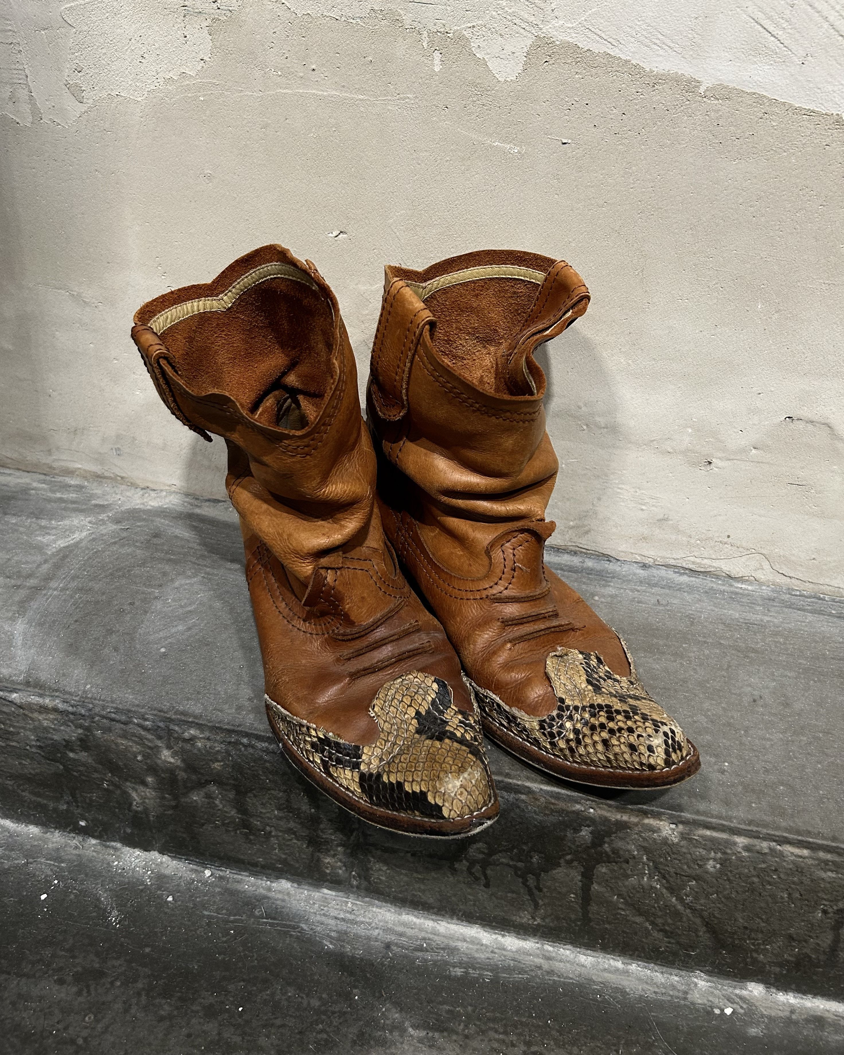 Junya Watanabe Junya Watanabe Man 00s Snakeskin Pointed-Toe Boots Size US 7 / EU 40 - 2 Thumbnail