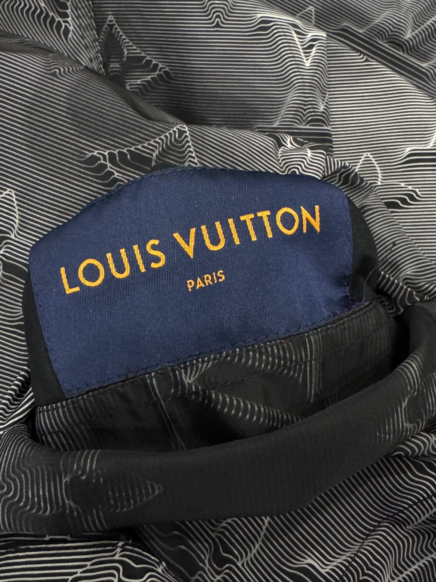 Louis Vuitton Louis Vuitton 2054 Reversible Jacket Size US S / EU 44-46 / 1 - 7 Thumbnail
