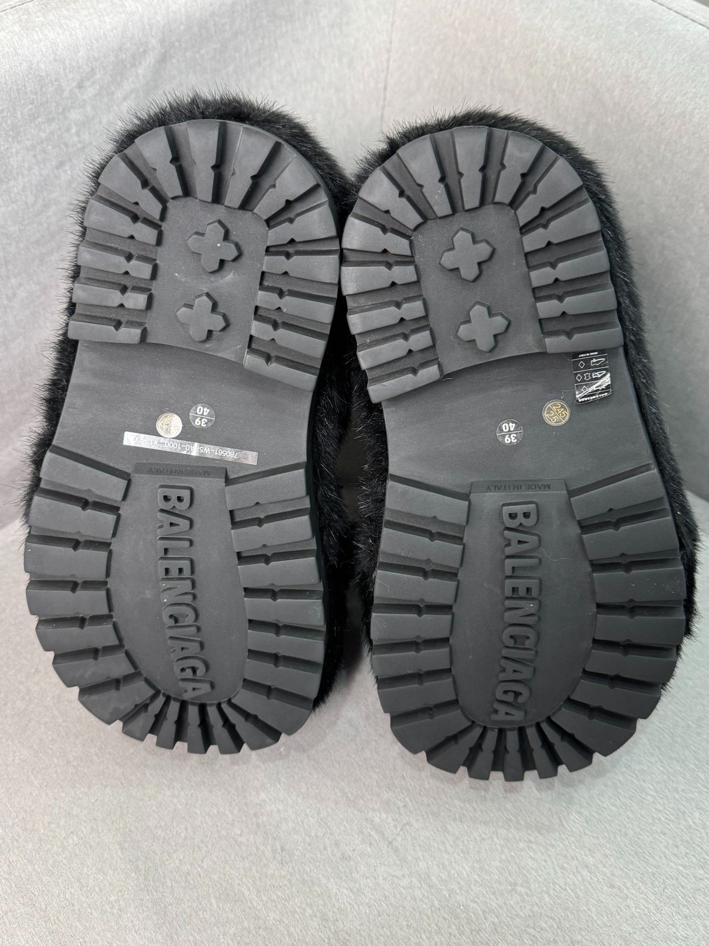 Balenciaga Balenciaga Alaska Horsehair Snow Boots Size US 7 / EU 40 - 7 Thumbnail