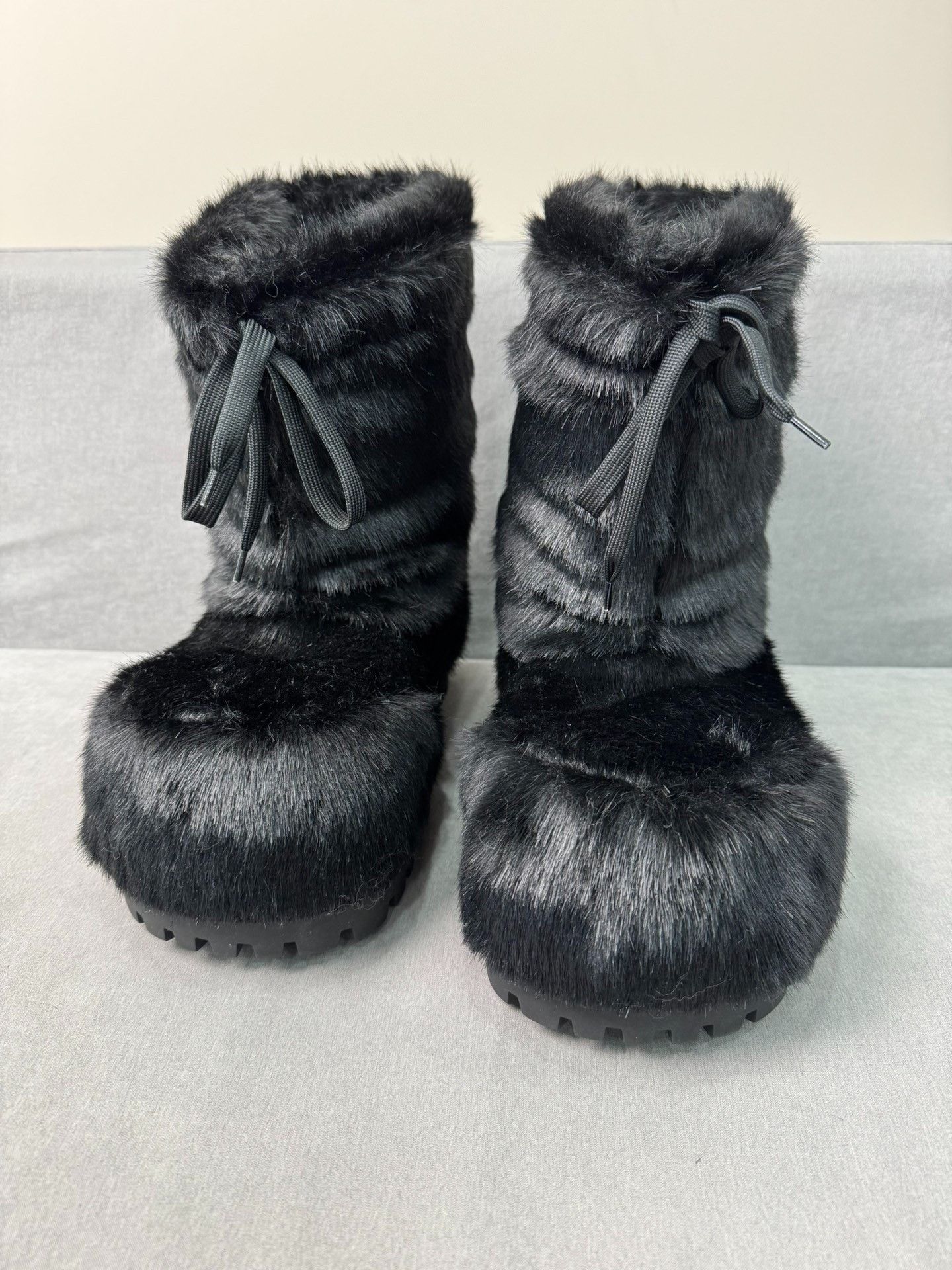 Balenciaga Balenciaga Alaska Horsehair Snow Boots Size US 7 / EU 40 - 2 Thumbnail