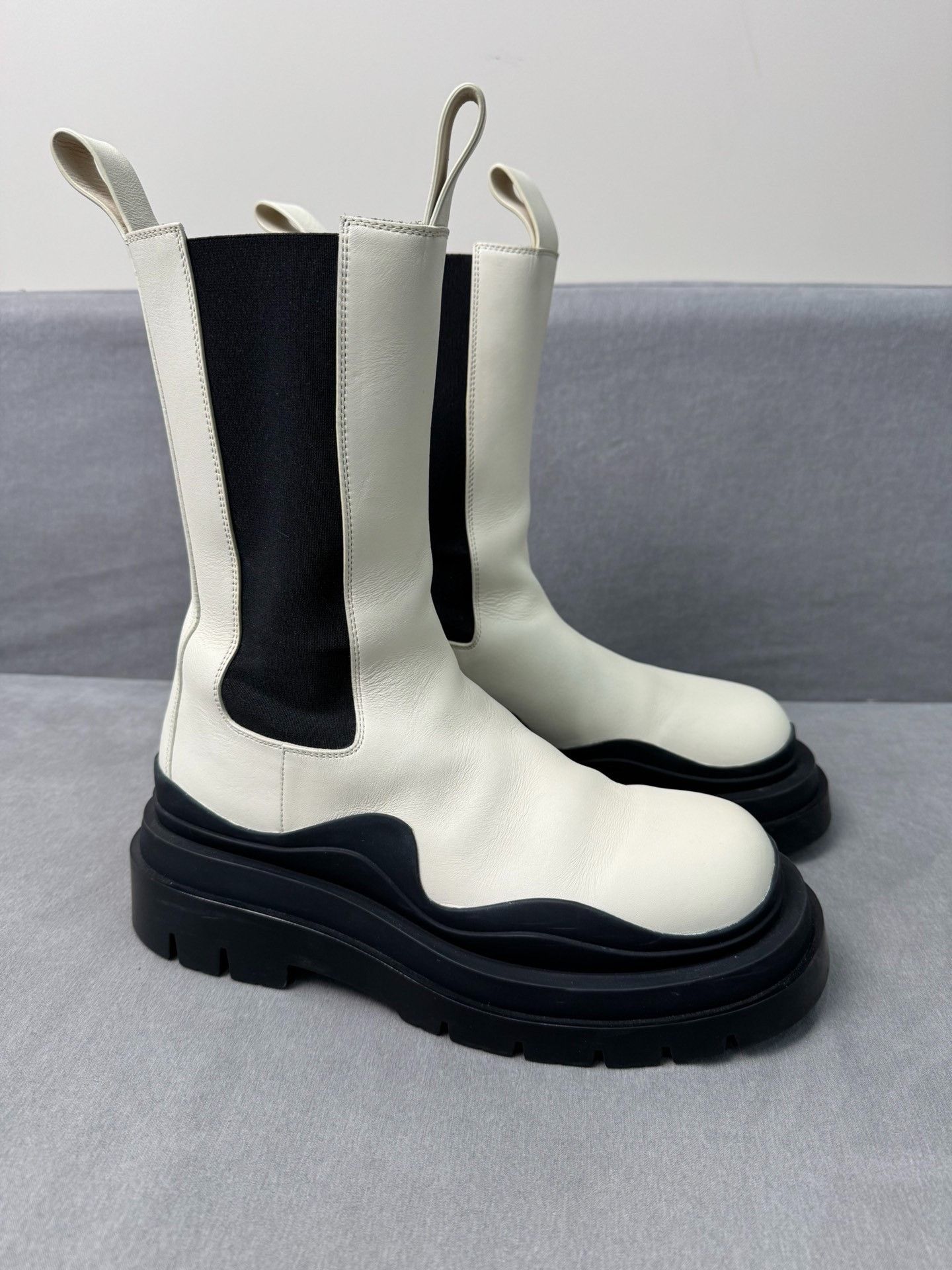 Bottega Veneta Bottega Veneta White Platform Chelsea Boots Size US 8 / IT 38 - 2 Thumbnail