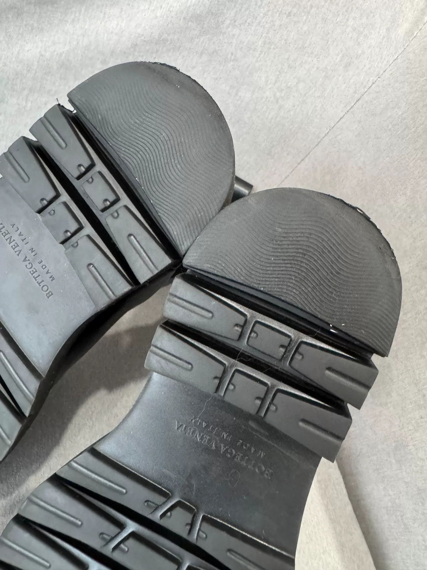Bottega Veneta Bottega Veneta Black Platform Chelsea Boots Size US 4 / IT 34 - 9 Thumbnail