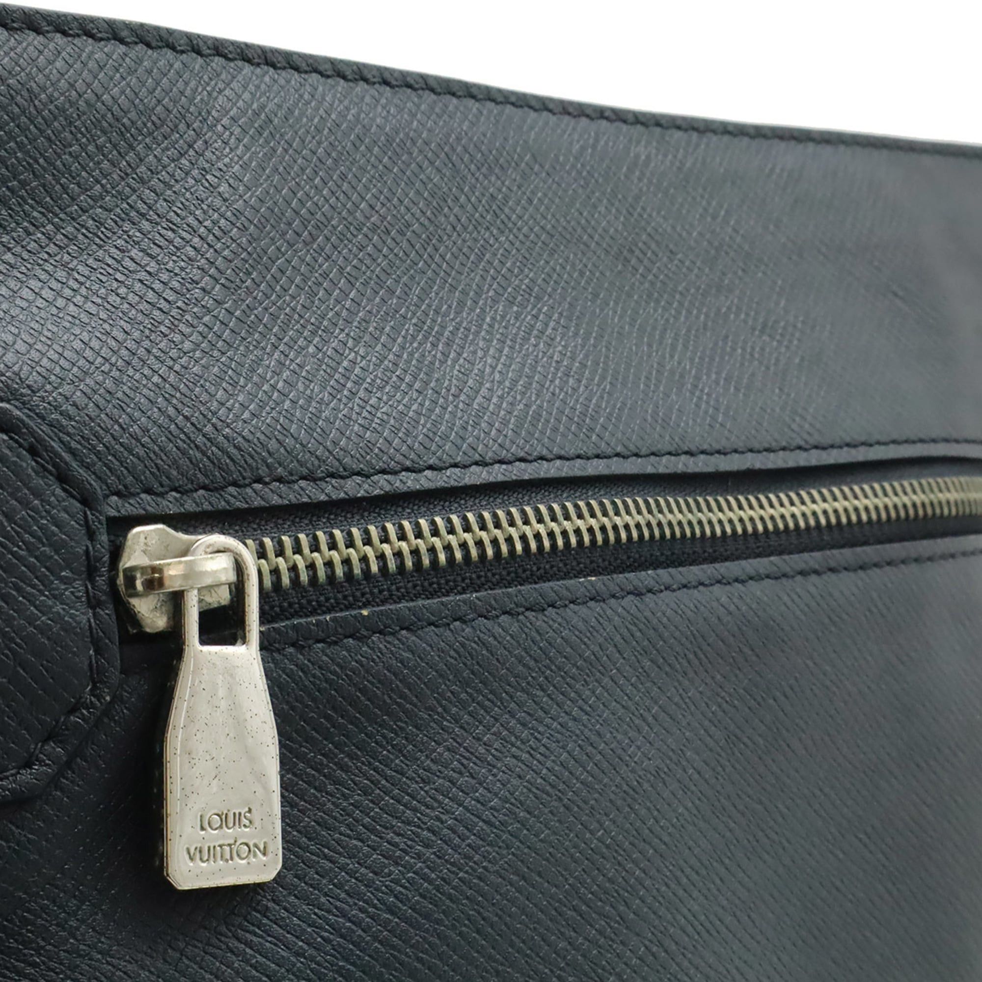Louis Vuitton LOUIS VUITTON Taiga Sasha Shoulder Bag, Navy, M32629 Size ONE SIZE - 9 Thumbnail