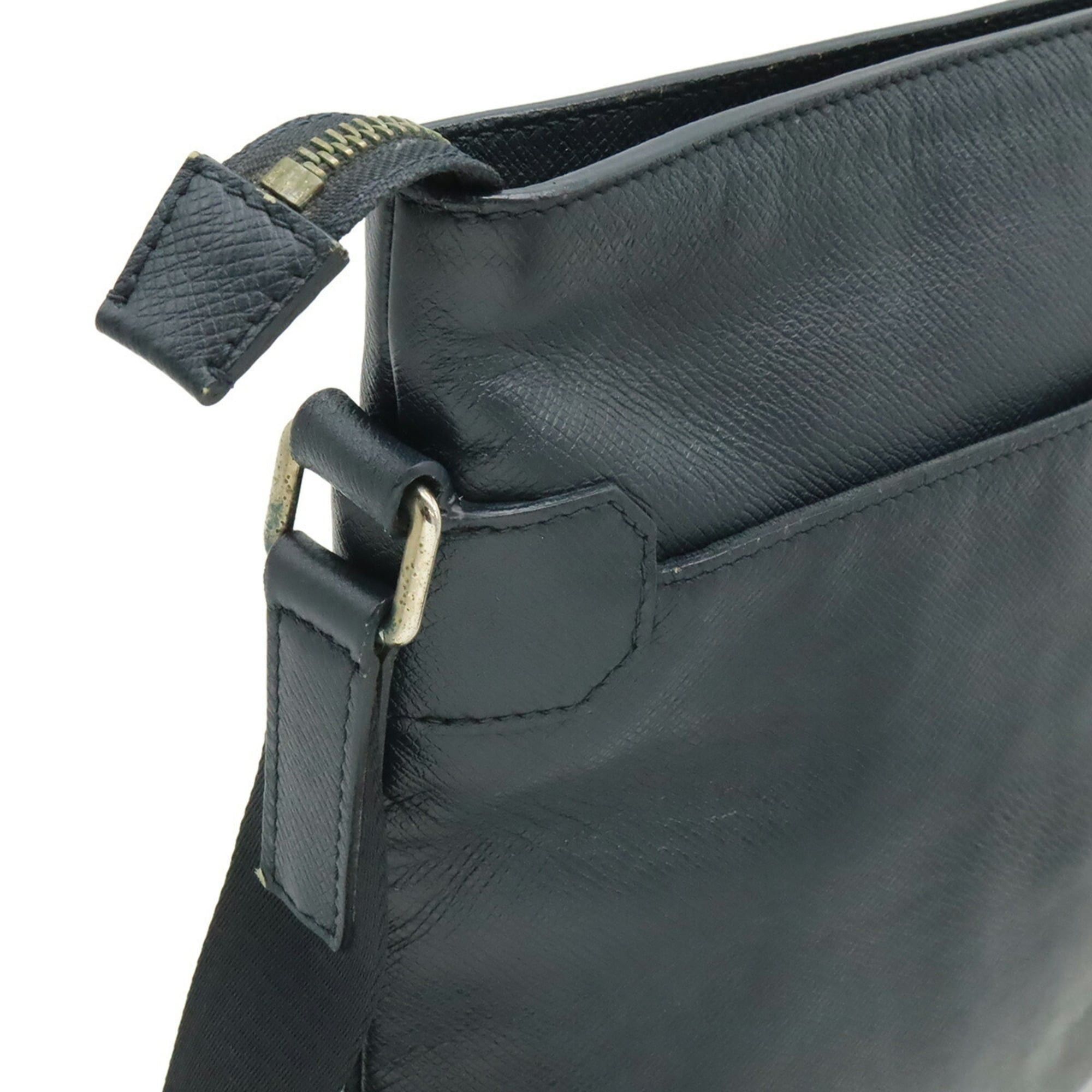 Louis Vuitton LOUIS VUITTON Taiga Sasha Shoulder Bag, Navy, M32629 Size ONE SIZE - 5 Thumbnail
