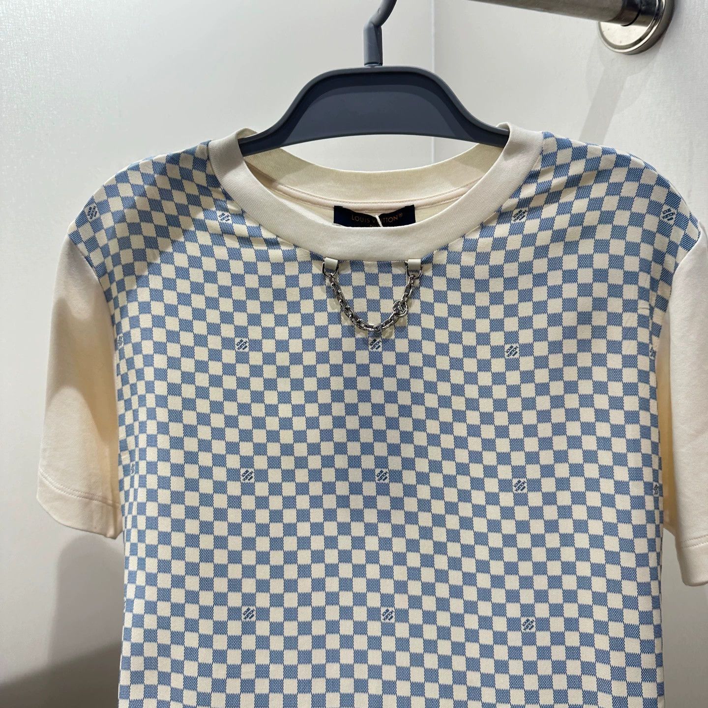 Louis Vuitton Checkered Short-Sleeve Tee with Logo Details Size US XS / EU 42 / 0 - 6 Thumbnail