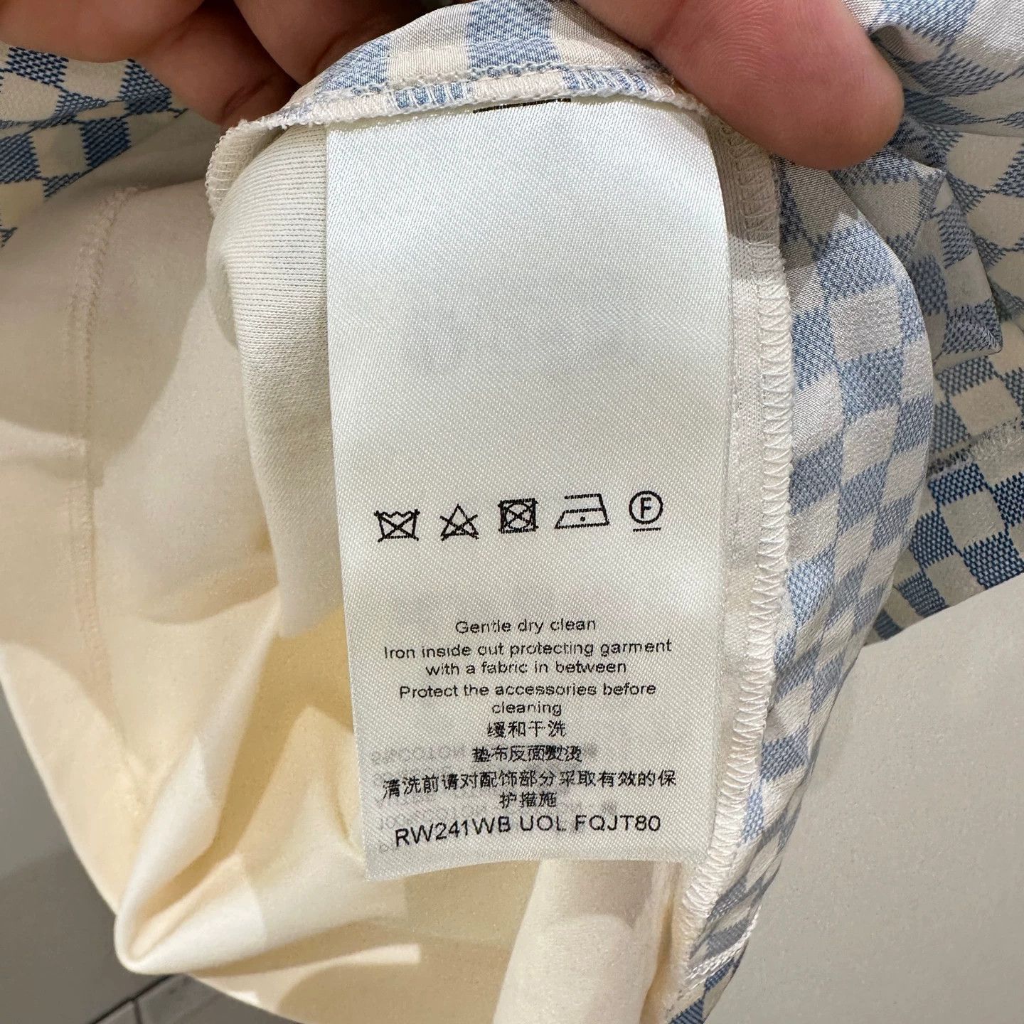 Louis Vuitton Checkered Short-Sleeve Tee with Logo Details Size US XS / EU 42 / 0 - 4 Thumbnail