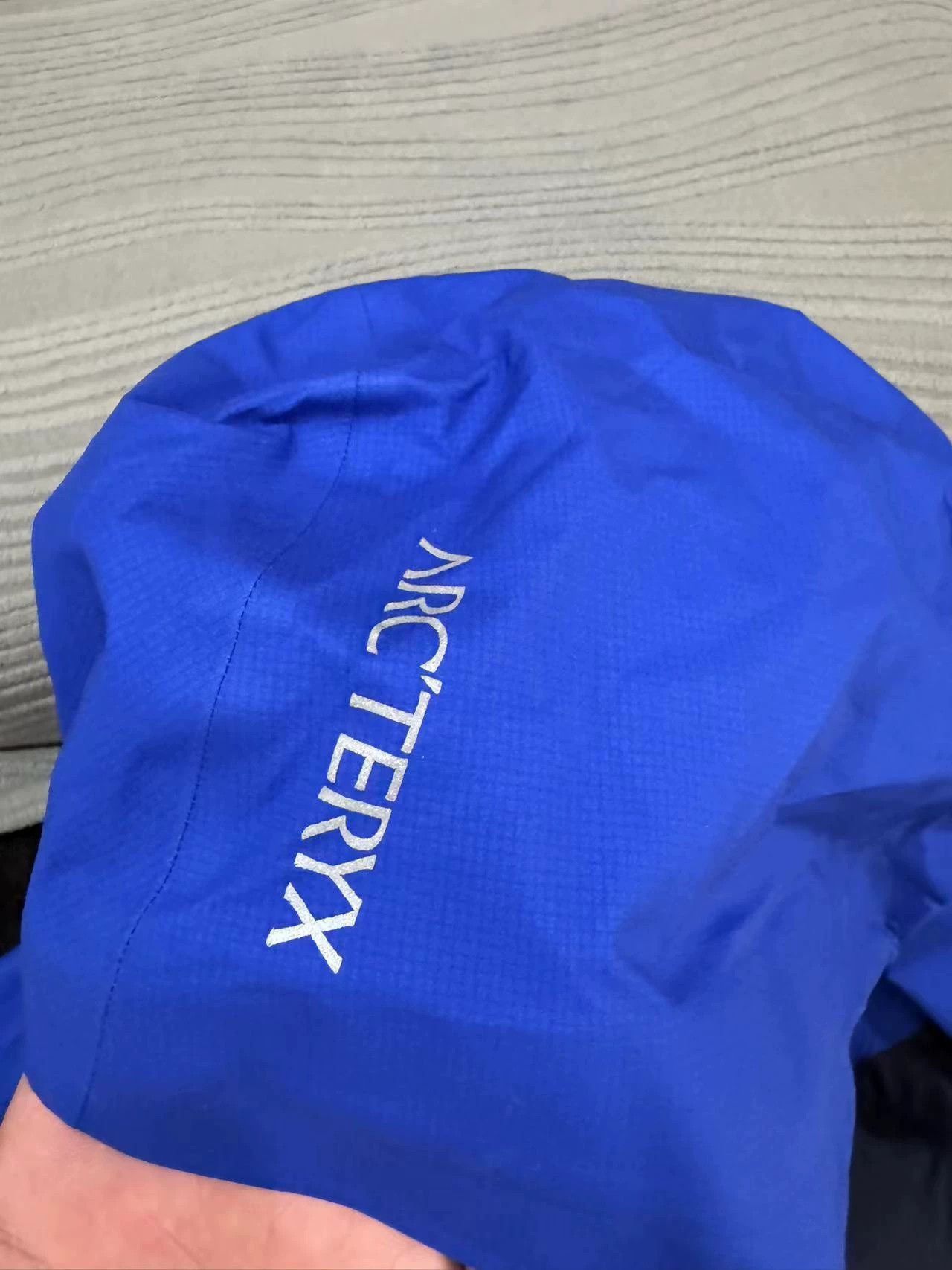 Arc'teryx Blue Hooded Rain Jacket Size S Size US S / EU 44-46 / 1 - 2 Thumbnail